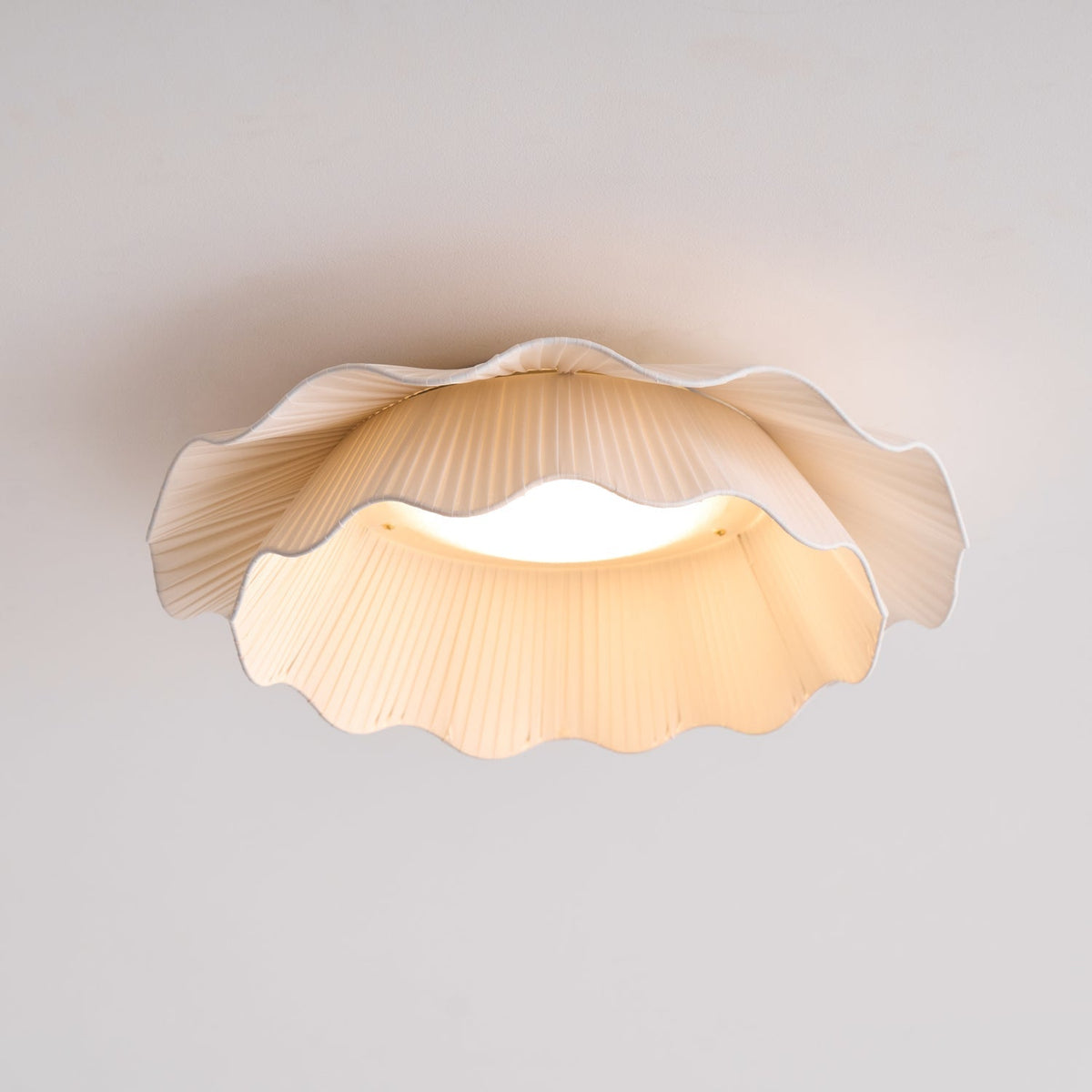 Flush Mount Ceiling Light White Fabric Ripple Shade 20 in Bedroom Ambient LED Integrated Dimmable Low Profile for Living Room Dining Room Mo | Thomler