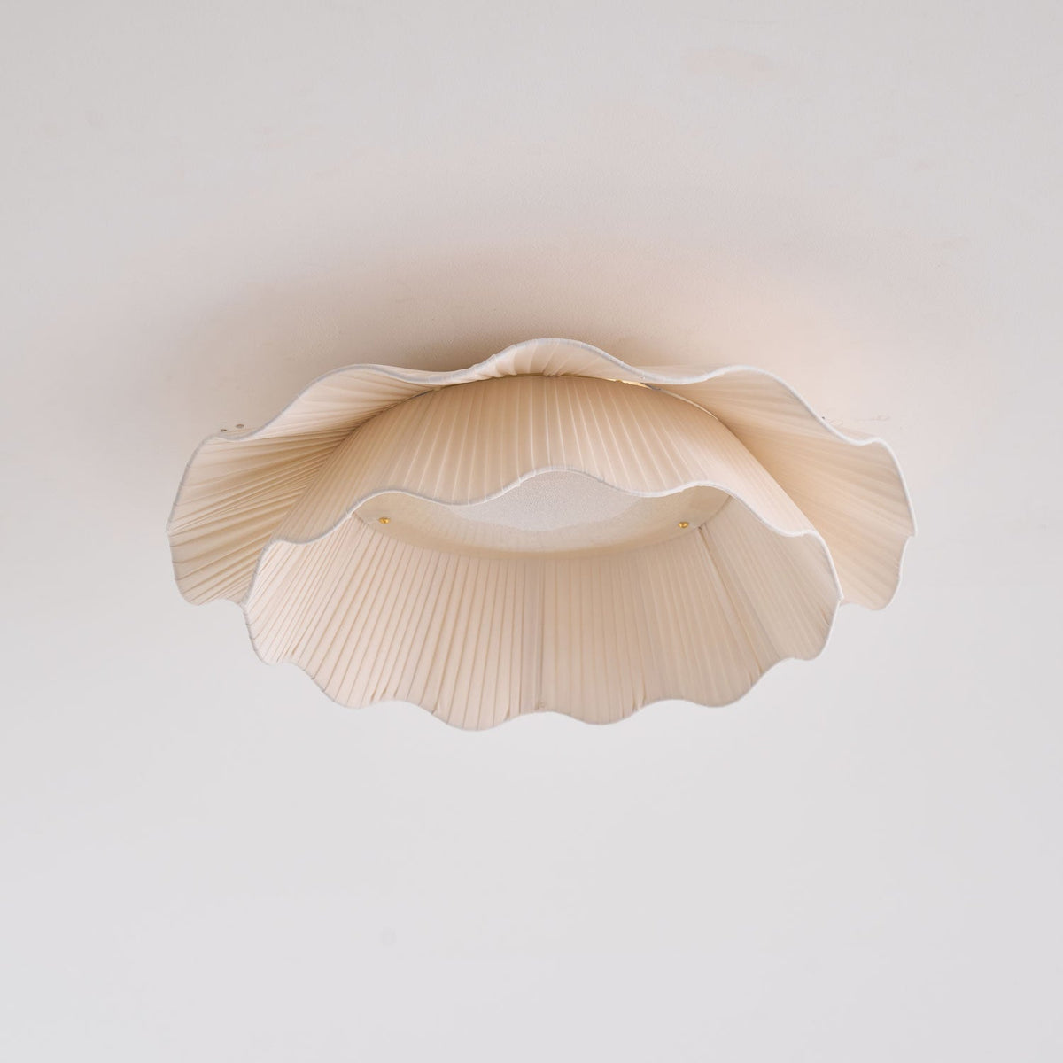 Flush Mount Ceiling Light White Fabric Ripple Shade 20 in Bedroom Ambient LED Integrated Dimmable Low Profile for Living Room Dining Room Mo | Thomler