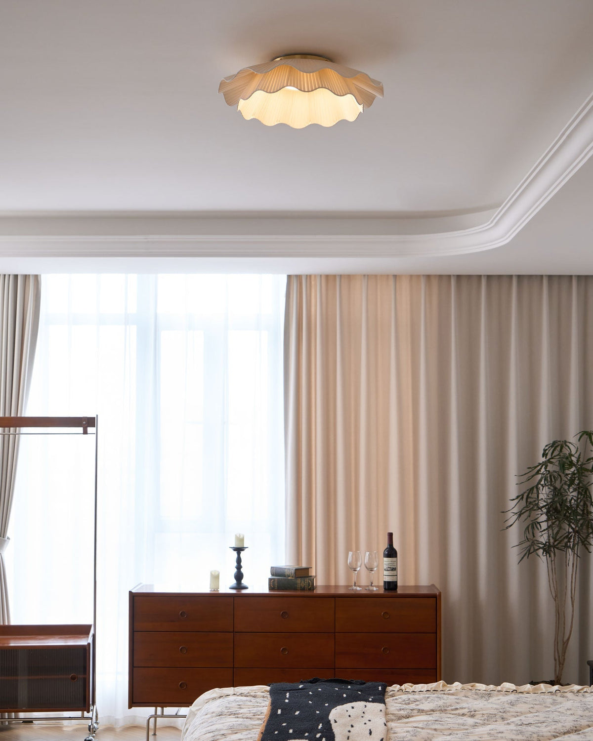 Dimmbare LED-Deckenleuchte, 51 cm, beiger Stoffschirm mit Messingakzent, für Schlafzimmer, Flur, Wohnzimmer, 3 Farbmodi, flache Deckenlampe | Thomler