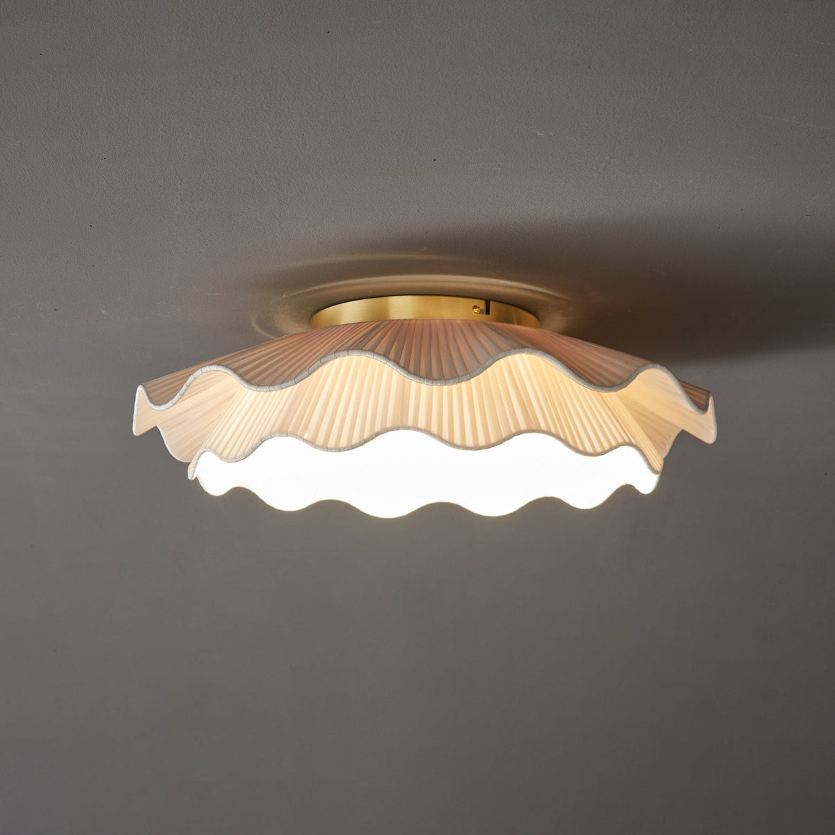 Flush Mount Ceiling Light White Fabric Ripple Shade 20 in Bedroom Ambient LED Integrated Dimmable Low Profile for Living Room Dining Room Mo | Thomler