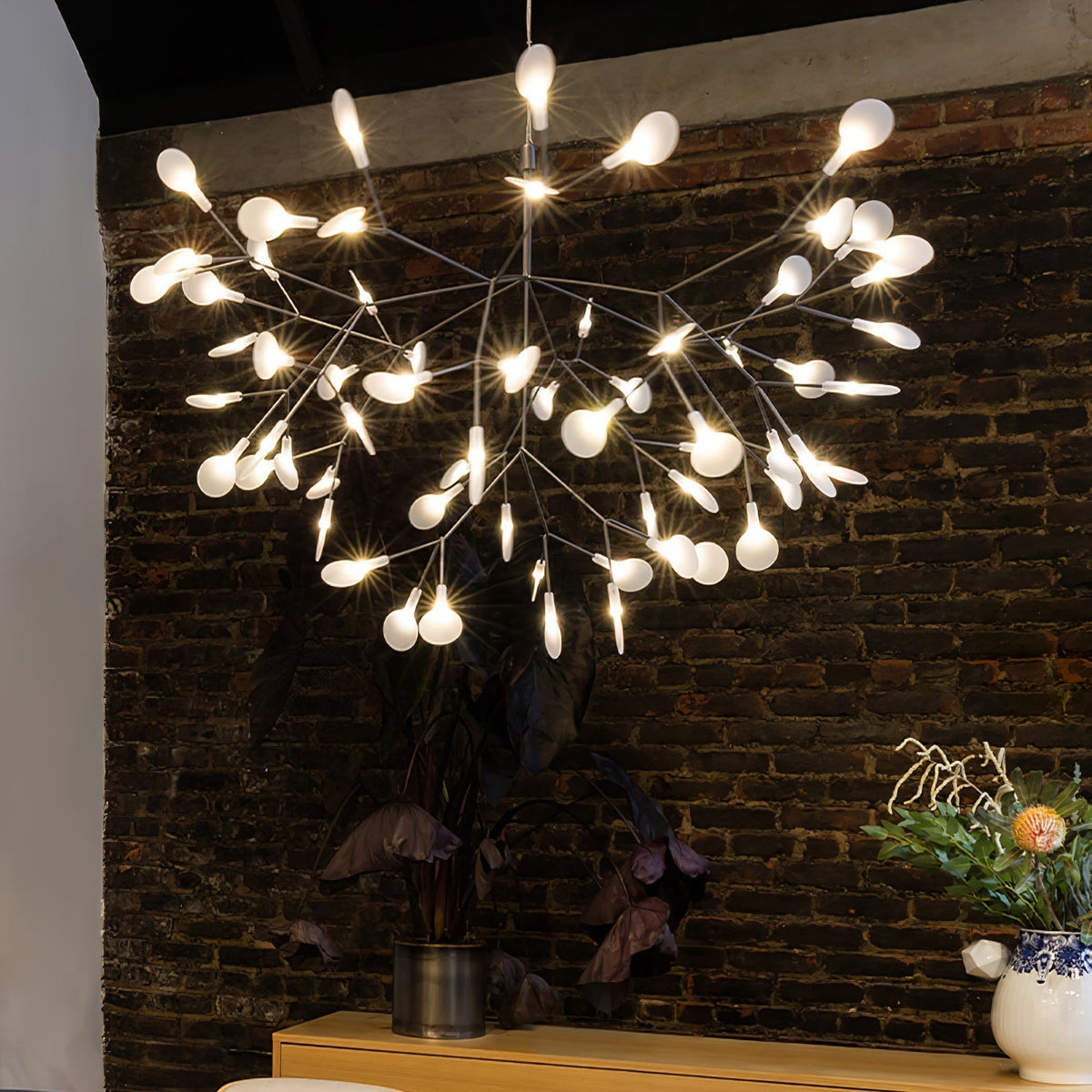 Vertakkende led-kroonluchter met acryl bloemblaadjes, zwarte afwerking, 20W geïntegreerde verlichting, dimbaar, optionele afstandsbediening, modern statement-armatuur, voor binnenshuis/woonkamer