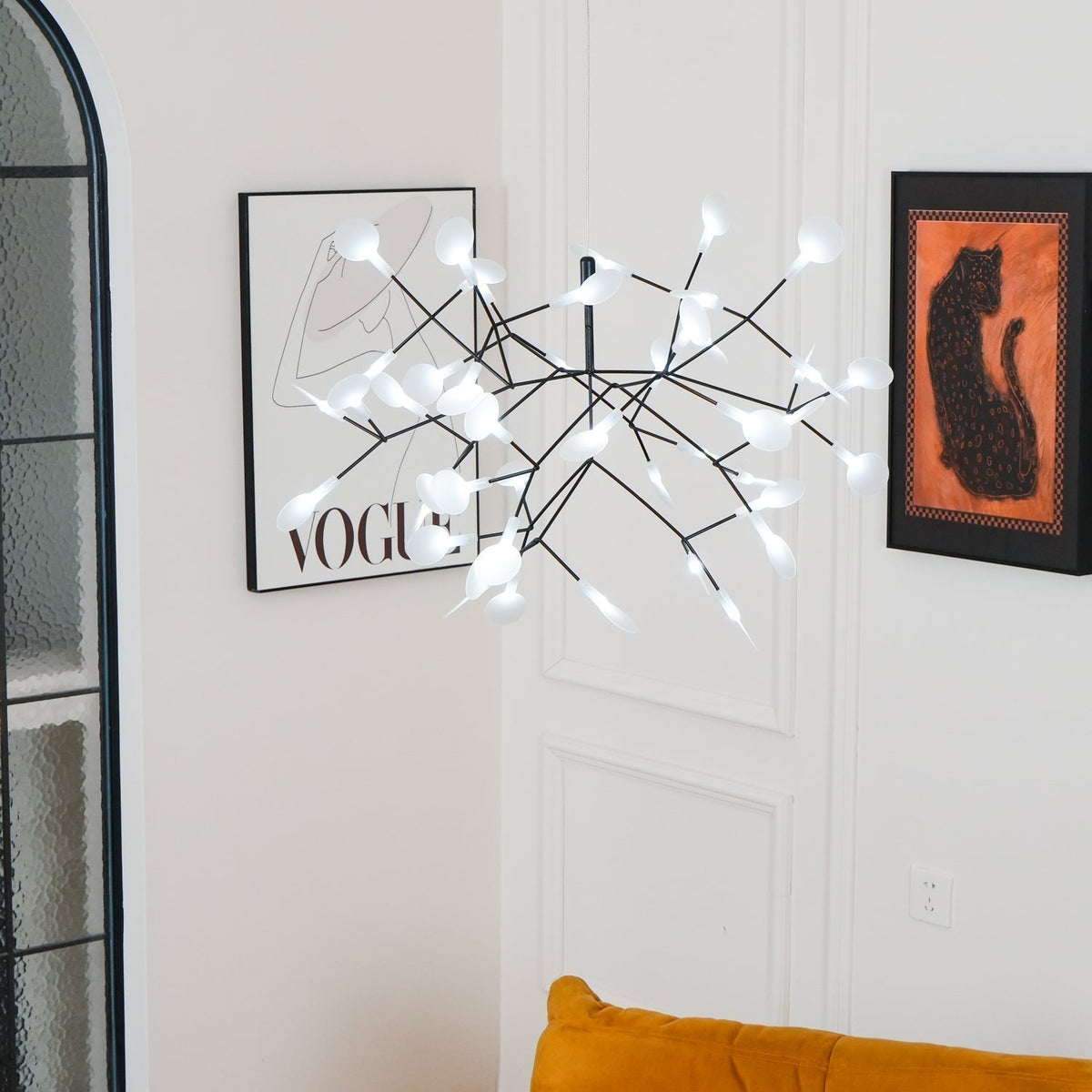 Vertakkende led-kroonluchter met acryl bloemblaadjes, zwarte afwerking, 20W geïntegreerde verlichting, dimbaar, optionele afstandsbediening, modern statement-armatuur, voor binnenshuis/woonkamer