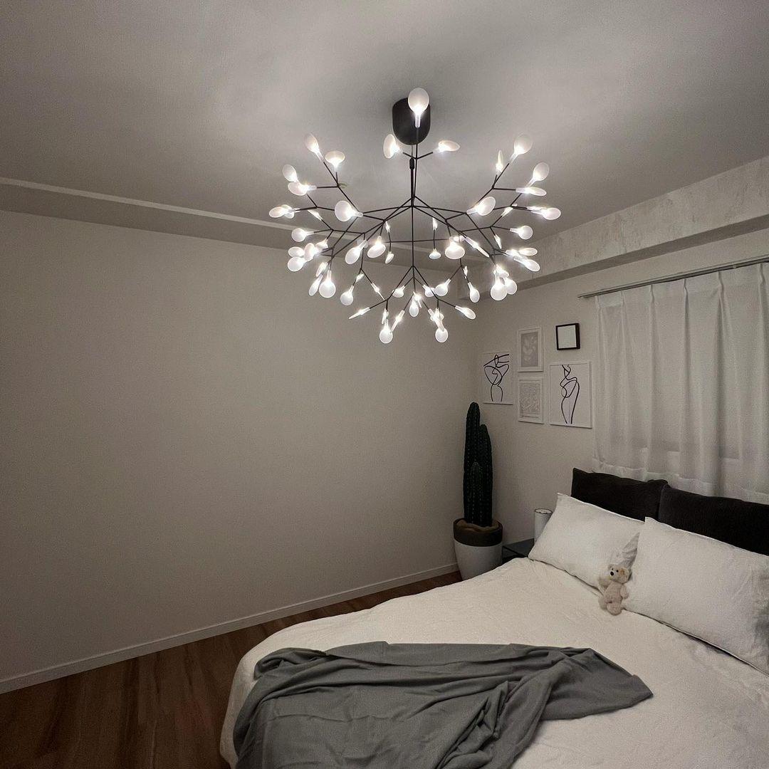 Vertakkende led-kroonluchter met acryl bloemblaadjes, zwarte afwerking, 20W geïntegreerde verlichting, dimbaar, optionele afstandsbediening, modern statement-armatuur, voor binnenshuis/woonkamer