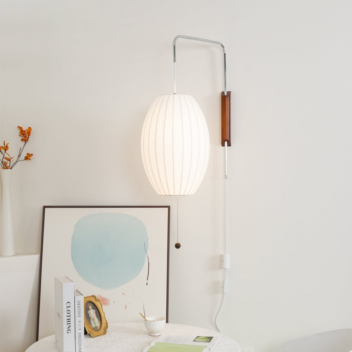Wandleuchte mit Stecker, schwenkbarer Halterung & Milchglasschirm – 40,6 cm Höhe, 150 cm Kabel – Verstellbare Akzentbeleuchtung für Schlaf- & Wohnzimmer | Thomler