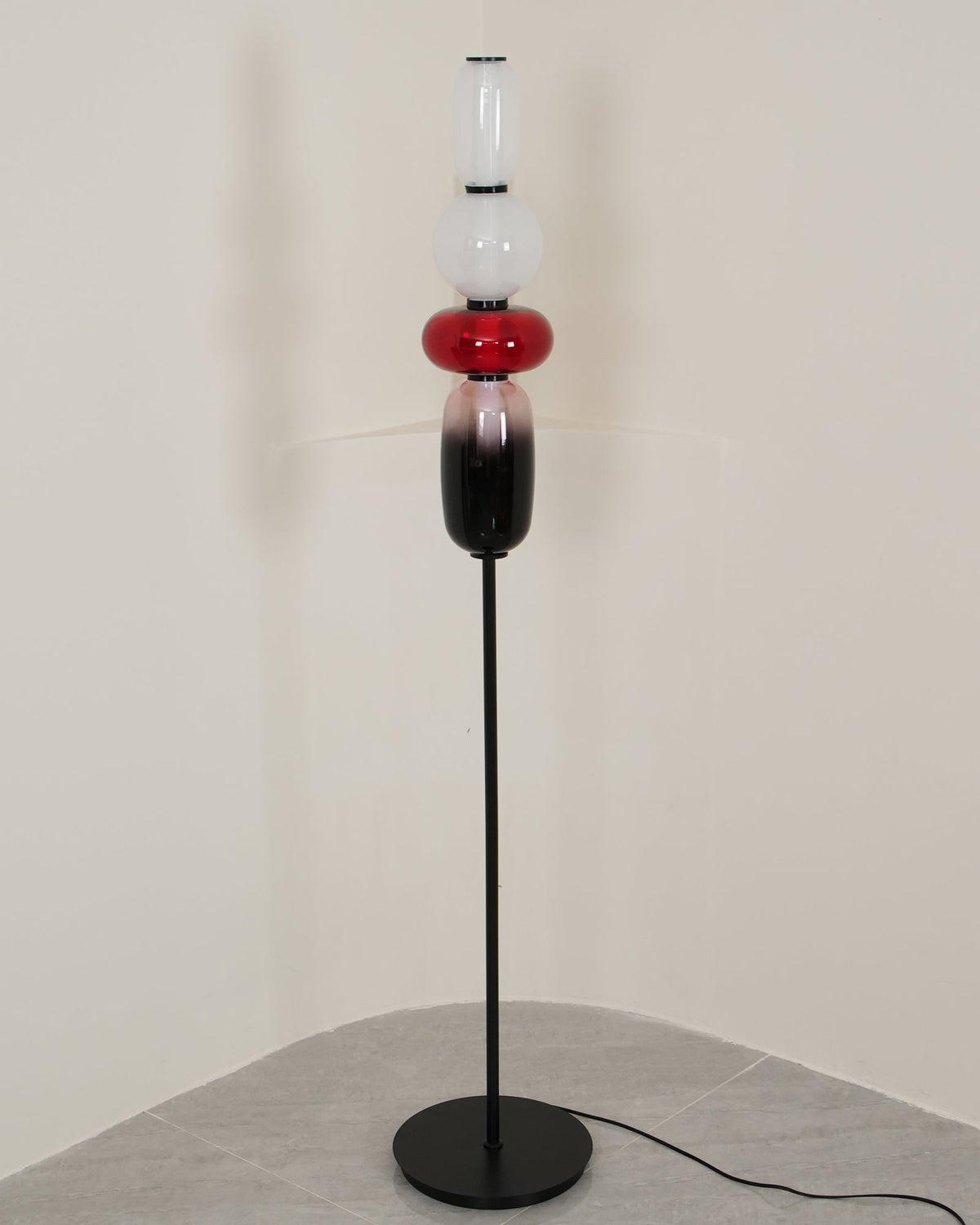 Lámpara de pie alta con temperatura de color ajustable, pantalla de metal y vidrio, iluminación decorativa moderna para dormitorio, sala de estar, rincón de lectura 130 cm | Thomler