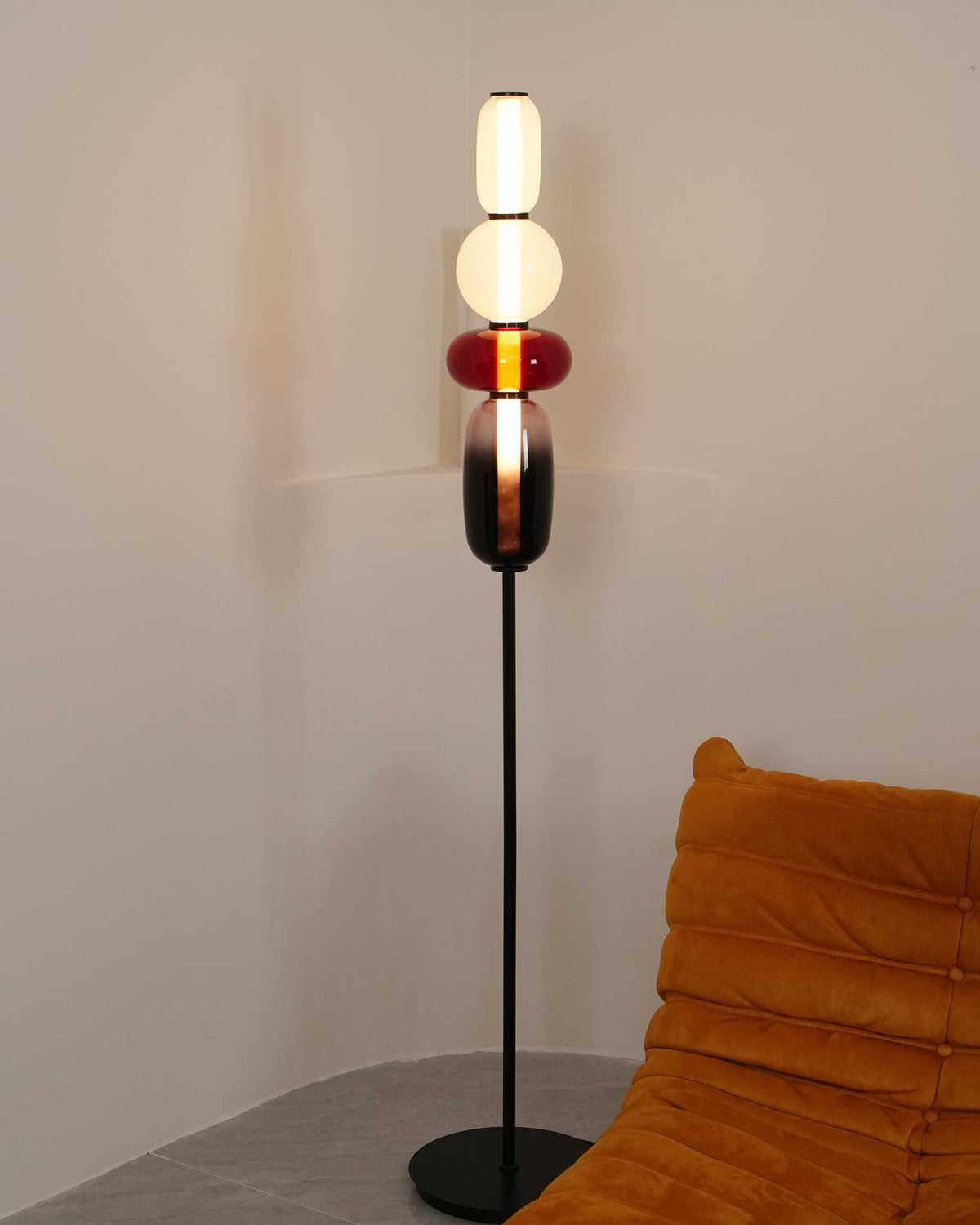 Lámpara de pie alta con temperatura de color ajustable, pantalla de metal y vidrio, iluminación decorativa moderna para dormitorio, sala de estar, rincón de lectura 130 cm | Thomler