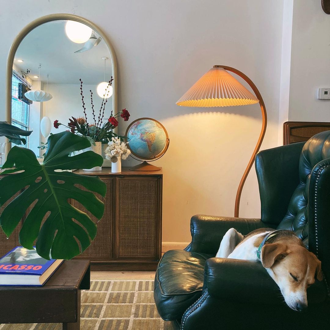 Bogen-Leseleuchte aus Holz mit Stoffschirm, 150 cm hoch, moderne Leuchte für über das Sofa, natürliche Oberfläche für Wohn- und Schlafzimmer, minimalistische Stehleuchte | Thomler