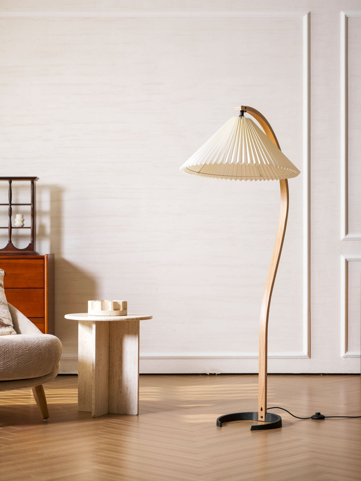 Bogen-Leseleuchte aus Holz mit Stoffschirm, 150 cm hoch, moderne Leuchte für über das Sofa, natürliche Oberfläche für Wohn- und Schlafzimmer, minimalistische Stehleuchte | Thomler