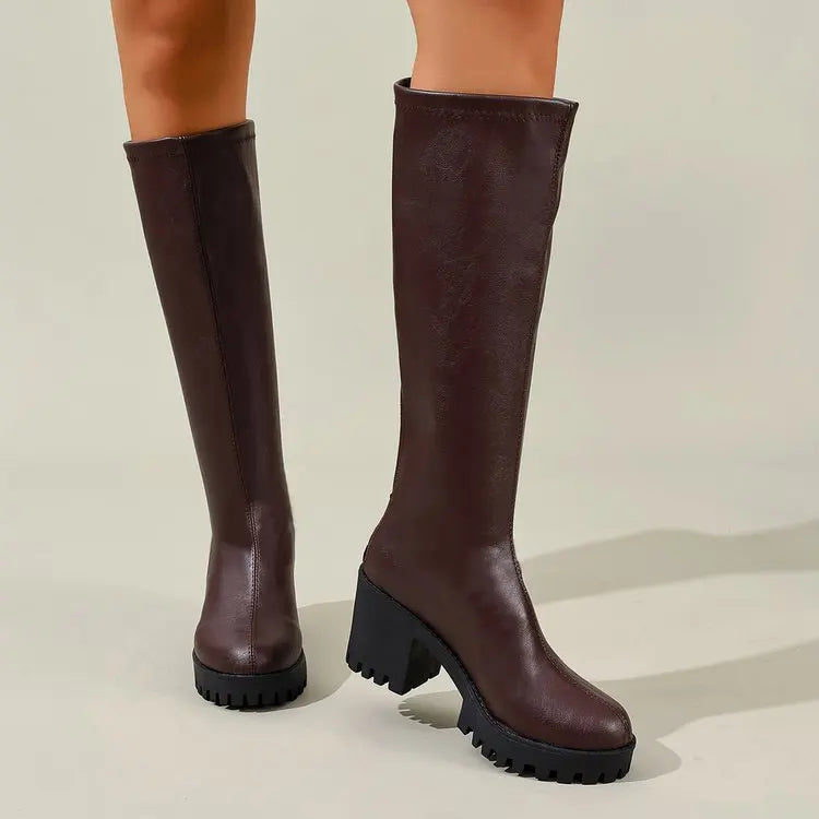 Kniehohe Stiefel mit Blockabsatz, Reißverschluss hinten, profilierter Sohle und runder Schuhspitze