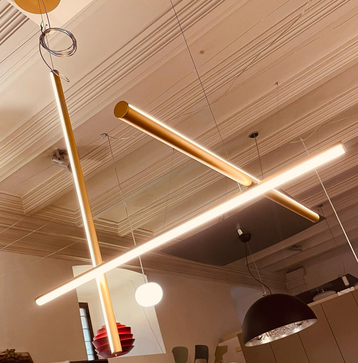 Geometrische Raster-Deckenleuchte für Esszimmer & offene Bereiche | Höhenverstellbarer LED-Kronleuchter | Modernes Aluminium-Schienensystem | Multi | Thomler