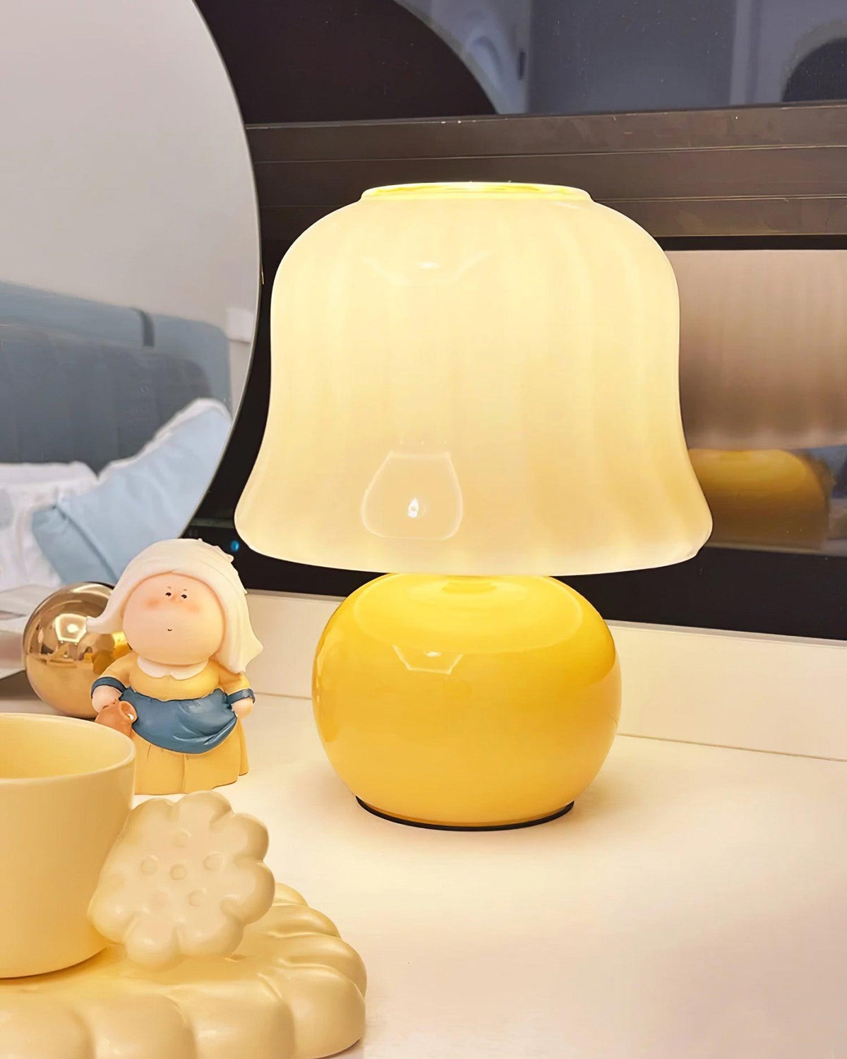 Ceramic Accent Lamp with Enamel Shade 11.4 in Beige for Nightstands Bedrooms Living Rooms Study Desks Side Tables E14 Socket 15W Soft Glow | Thomler