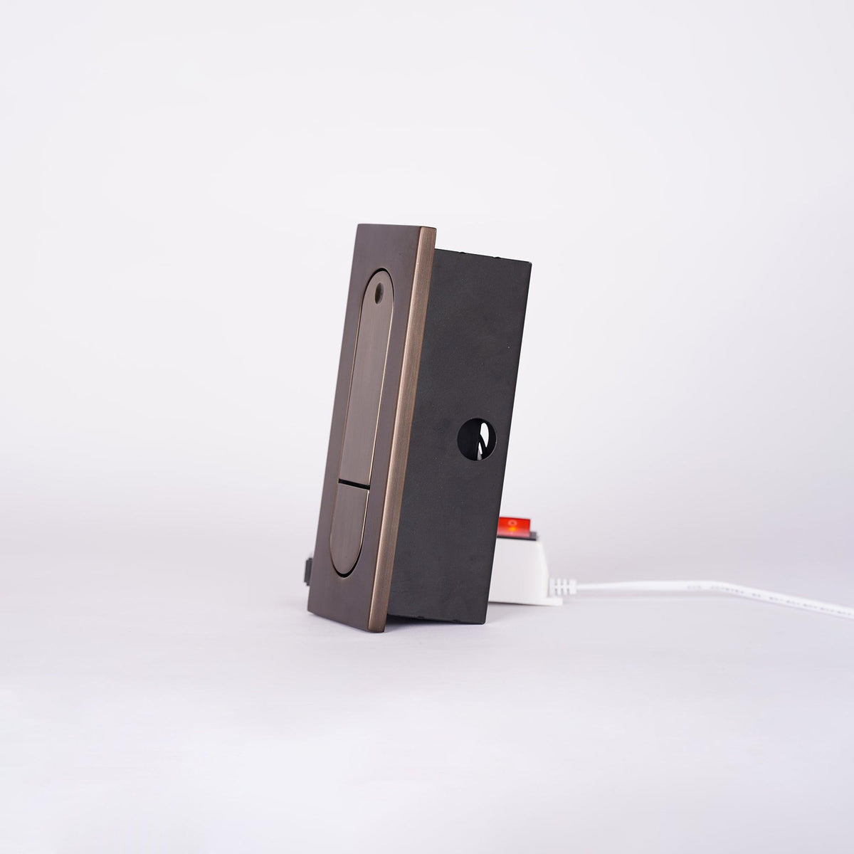 Aplique de pared LED giratorio con interruptor de botón para lectura nocturna enfocada en espacios compactos | Thomler