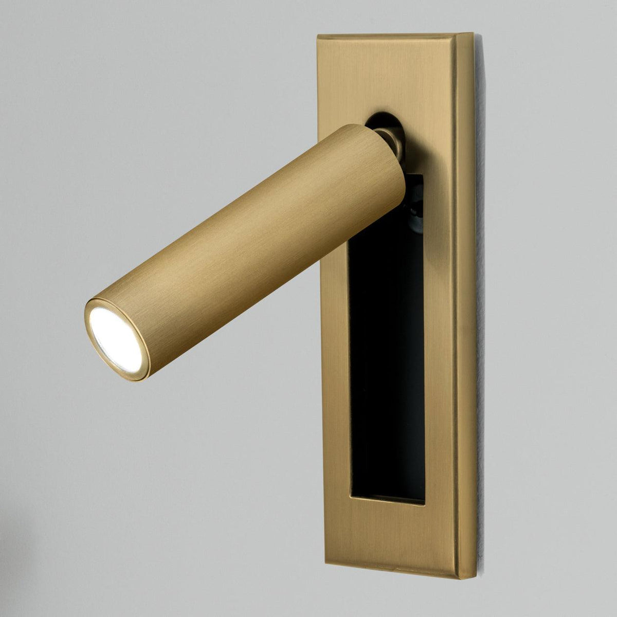 Lámpara de pared articulada de aluminio para lectura, estudio y cabecera