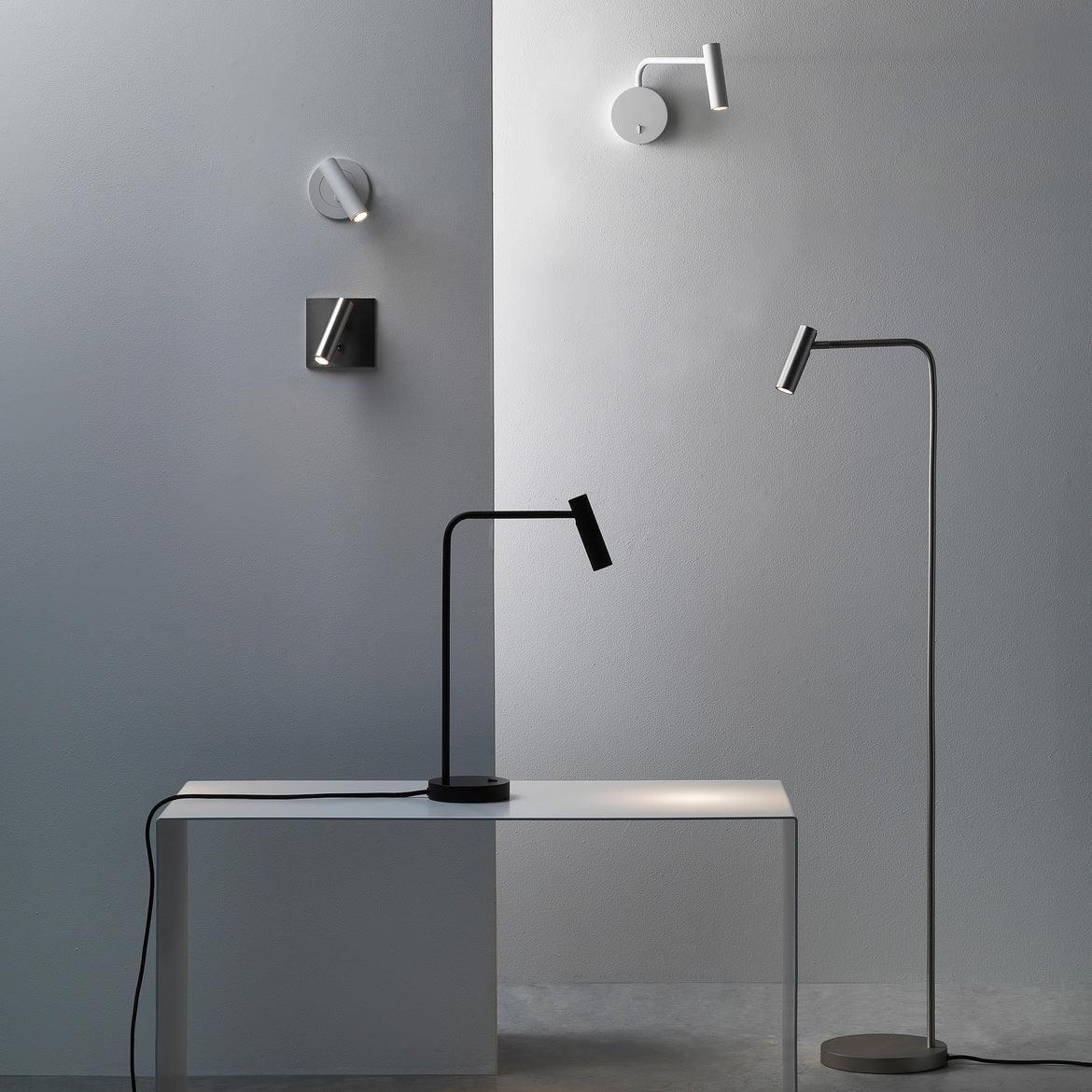 Verstellbare LED-Lesewandleuchte, schwarzes Metall, 12-Zoll-Schwenkarm für Nachttisch im Schlafzimmer, gerichtete Arbeitsleuchte, modernes Wandmodell | Thomler