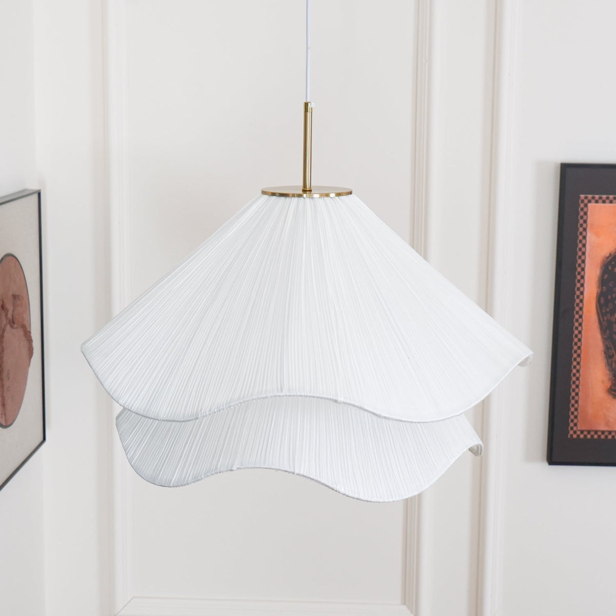 Lámpara colgante de pétalos de flores en capas, blanca y dorada, 24 pulgadas de diámetro, altura ajustable para comedor, cocina, dormitorio, sobre la mesa o isla | Thomler