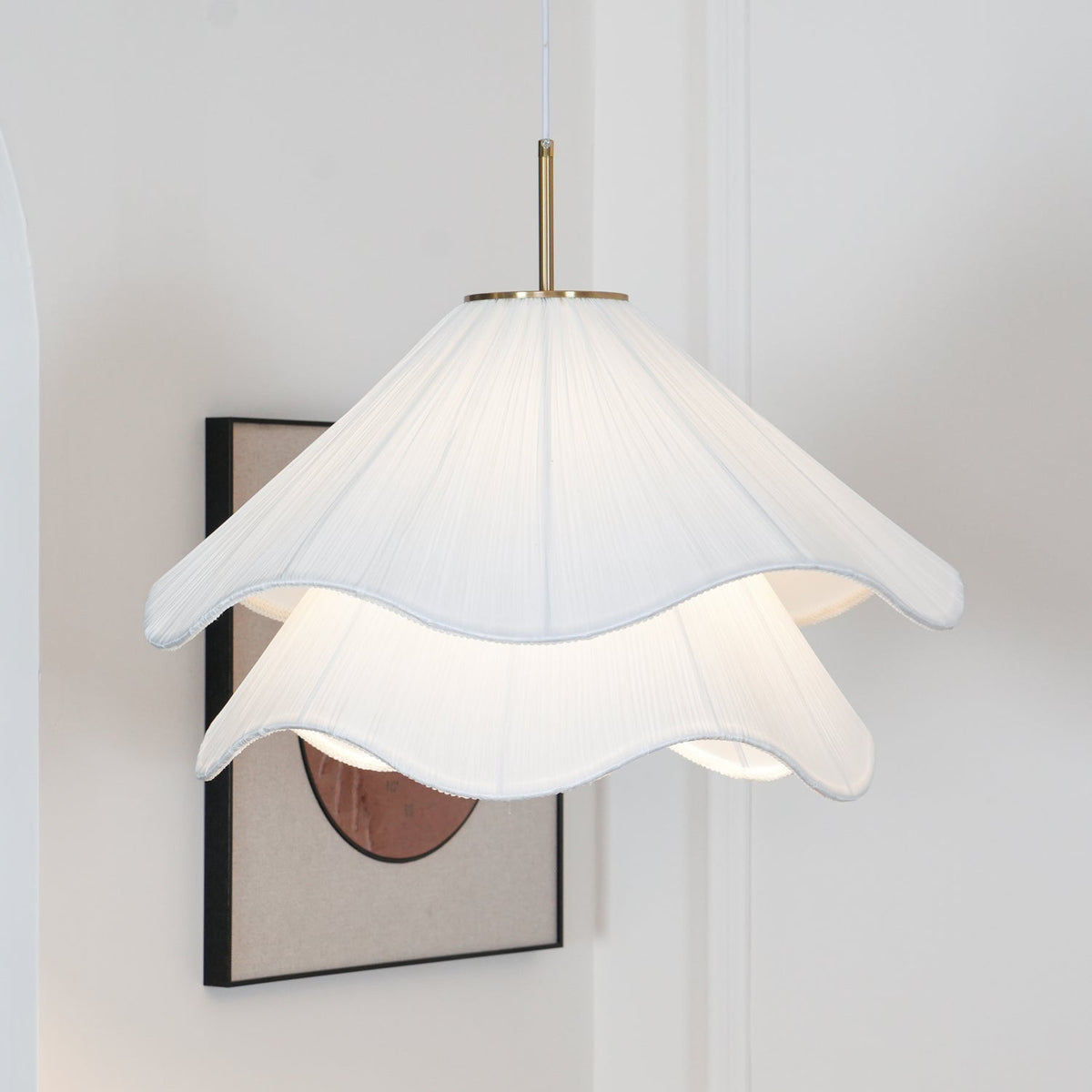 Lámpara colgante de pétalos de flores en capas, blanca y dorada, 24 pulgadas de diámetro, altura ajustable para comedor, cocina, dormitorio, sobre la mesa o isla | Thomler