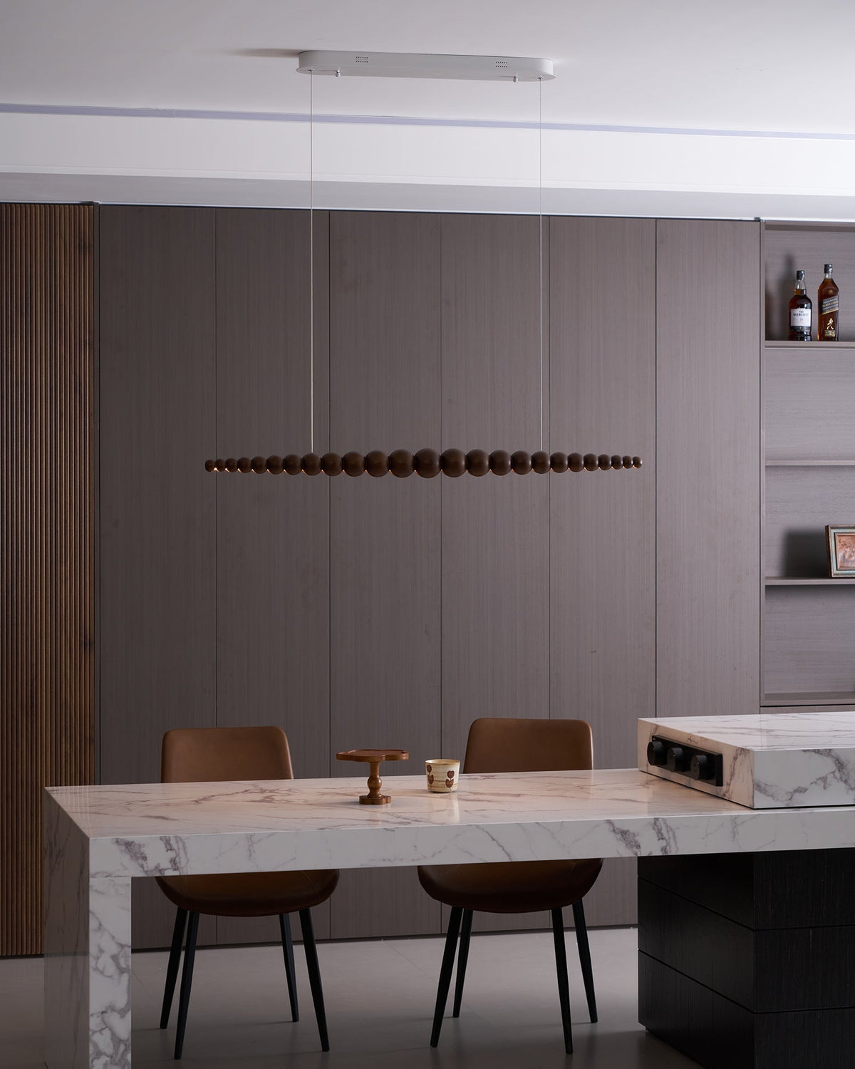 Hangende LED-armatuur 46 inch Metaal Hout Acryl Bolhanglamp 3000K Eigentijdse plafondlamp voor kookeiland eettafel | Thomler