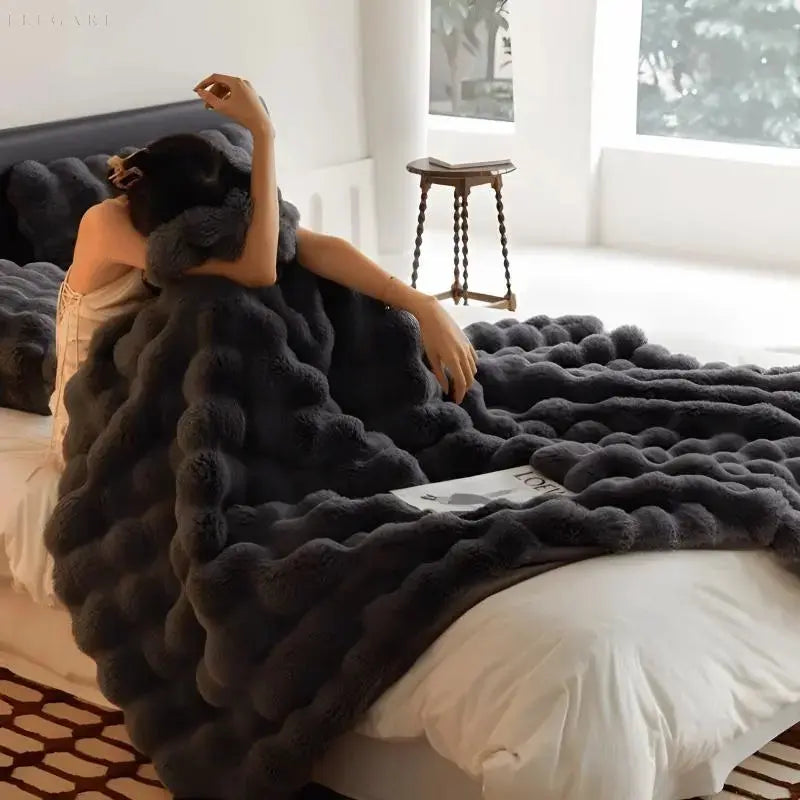 Plush Textured Fleece Throw Blanket – Oversized Anti-Pilling Cover for Couch & Bed