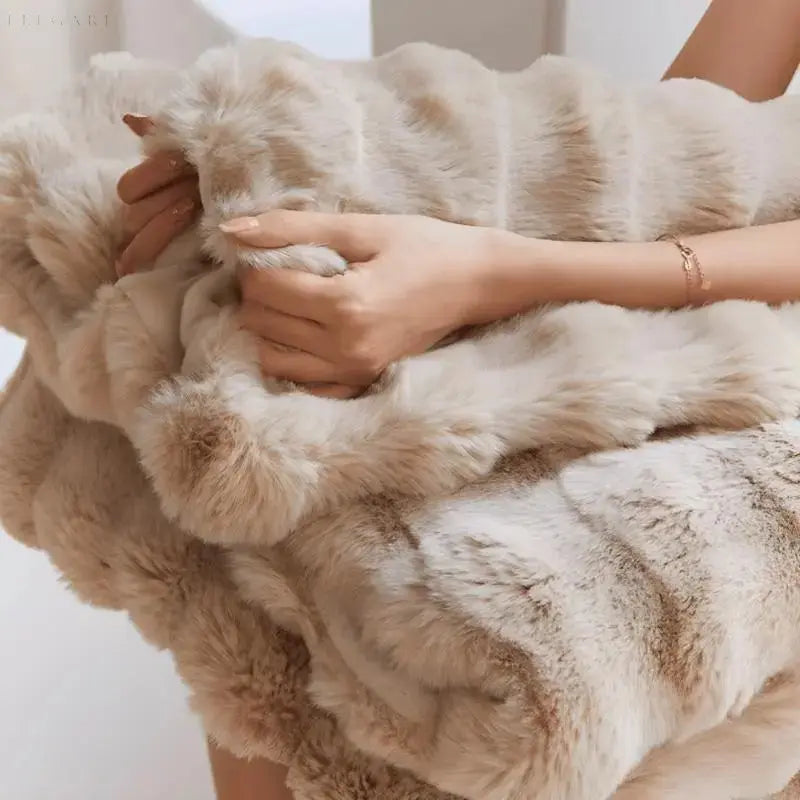 Plush Textured Fleece Throw Blanket – Oversized Anti-Pilling Cover for Couch & Bed
