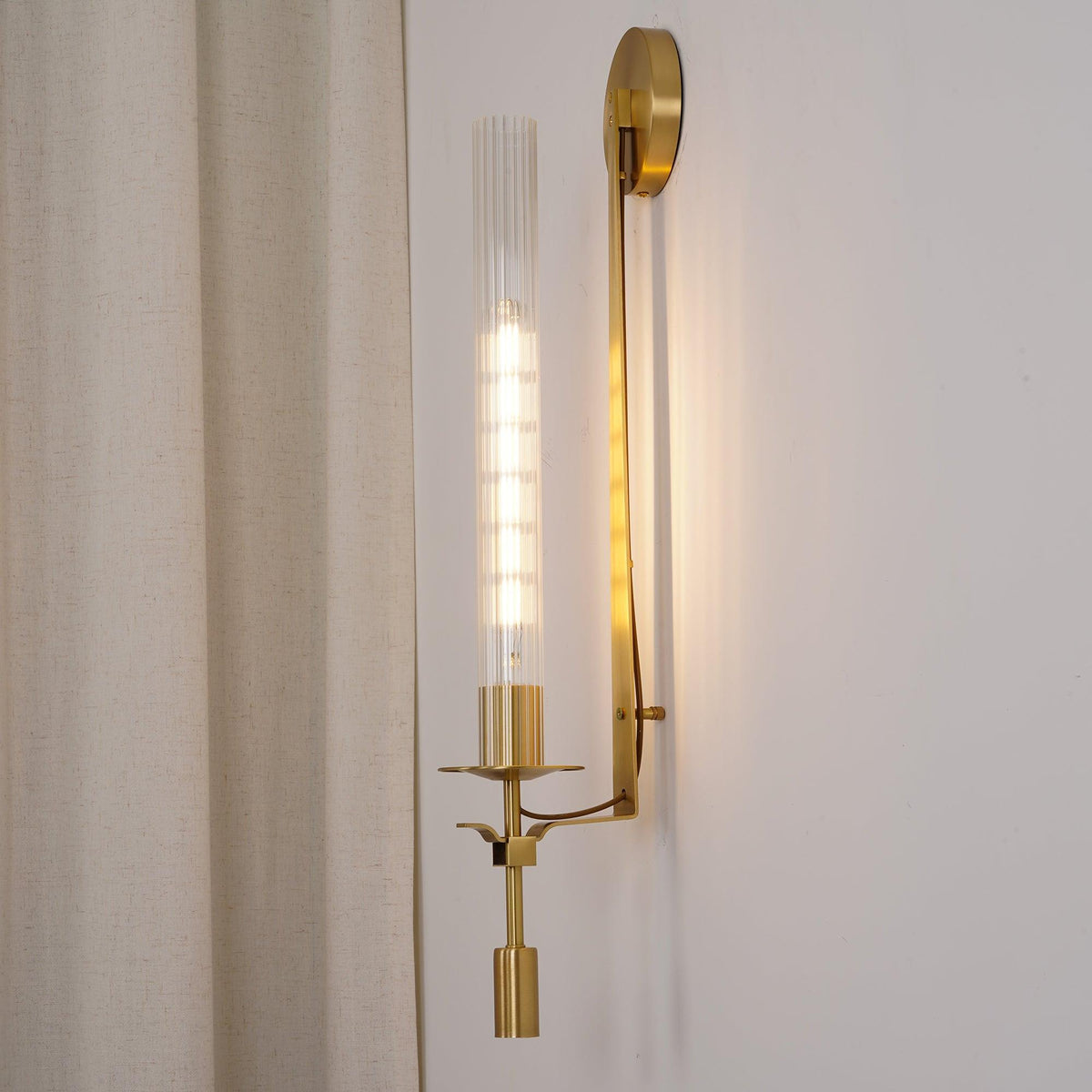 Wandlamp 28 inch Helderglazen buizen Metalen frame E26-fitting voor gangen, slaapkamers, woonkamers, entrees, hedendaags industrieel | Thomler