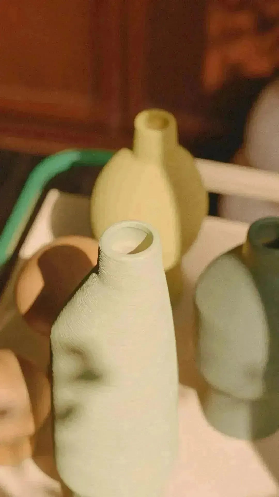 Sculptural Ceramic Vase for Tables, Shelves, and Windowsills – Green Handcrafted Pottery for Fresh or Dried Botanicals | Thomler