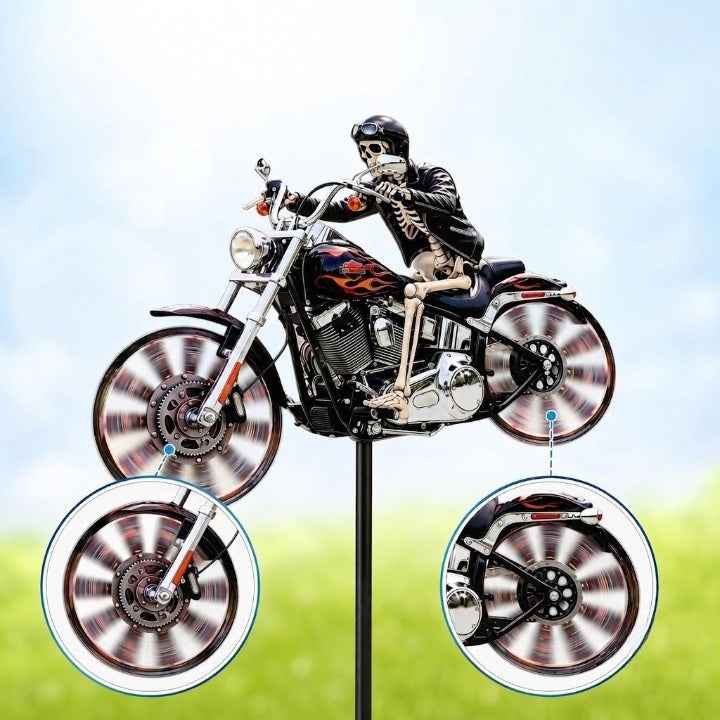 Skelet-motorfiets windspinner met grondpen voor in de tuin