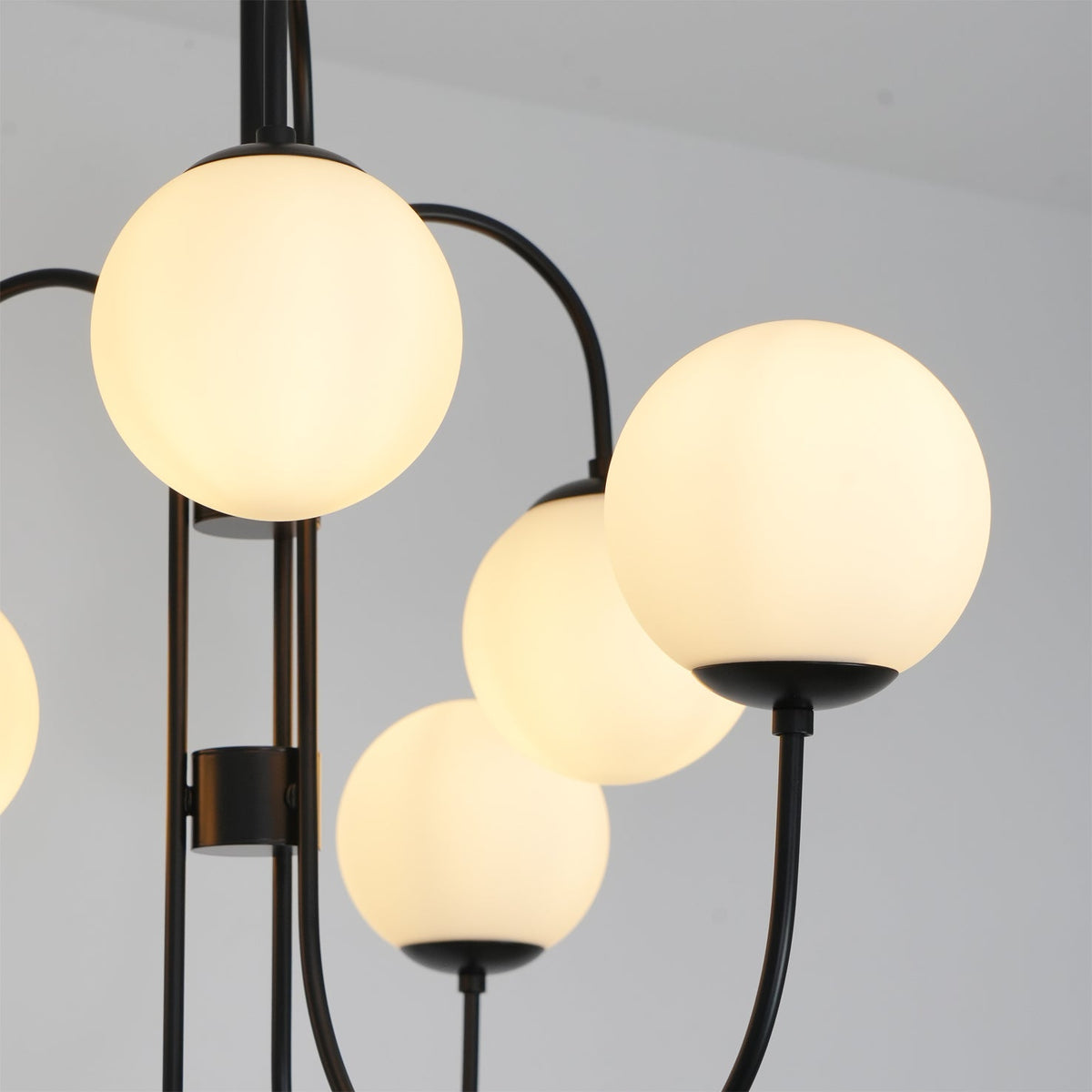 Lámpara de techo de varios brazos, marco de metal, pantallas de vidrio esmerilado, oro, negro, blanco, 30 pulgadas de diámetro, para sala de estar, comedor, dormitorio, luz superior | Thomler