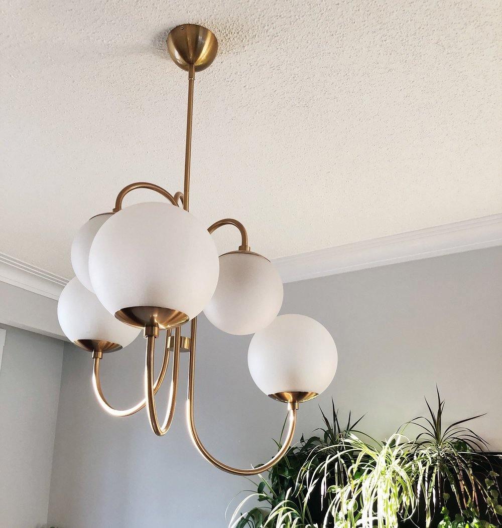 Lámpara de techo de varios brazos, marco de metal, pantallas de vidrio esmerilado, oro, negro, blanco, 30 pulgadas de diámetro, para sala de estar, comedor, dormitorio, luz superior | Thomler