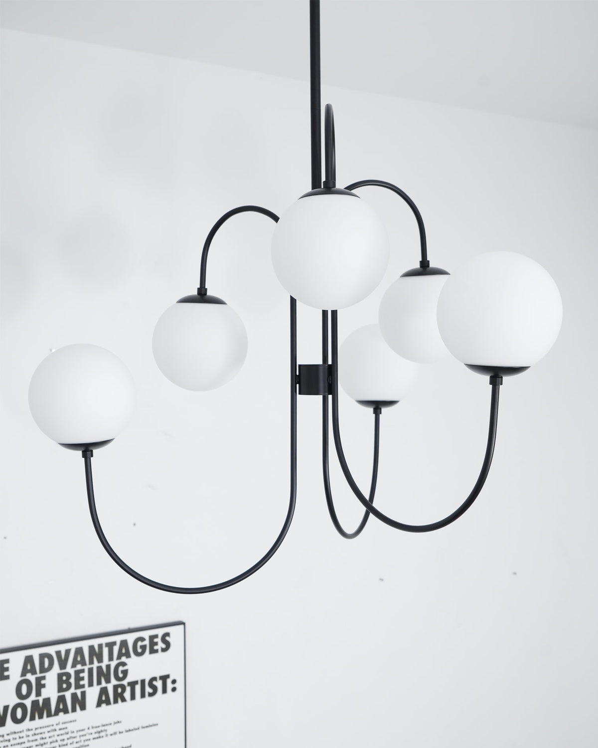 Lámpara de techo de varios brazos, marco de metal, pantallas de vidrio esmerilado, oro, negro, blanco, 30 pulgadas de diámetro, para sala de estar, comedor, dormitorio, luz superior | Thomler