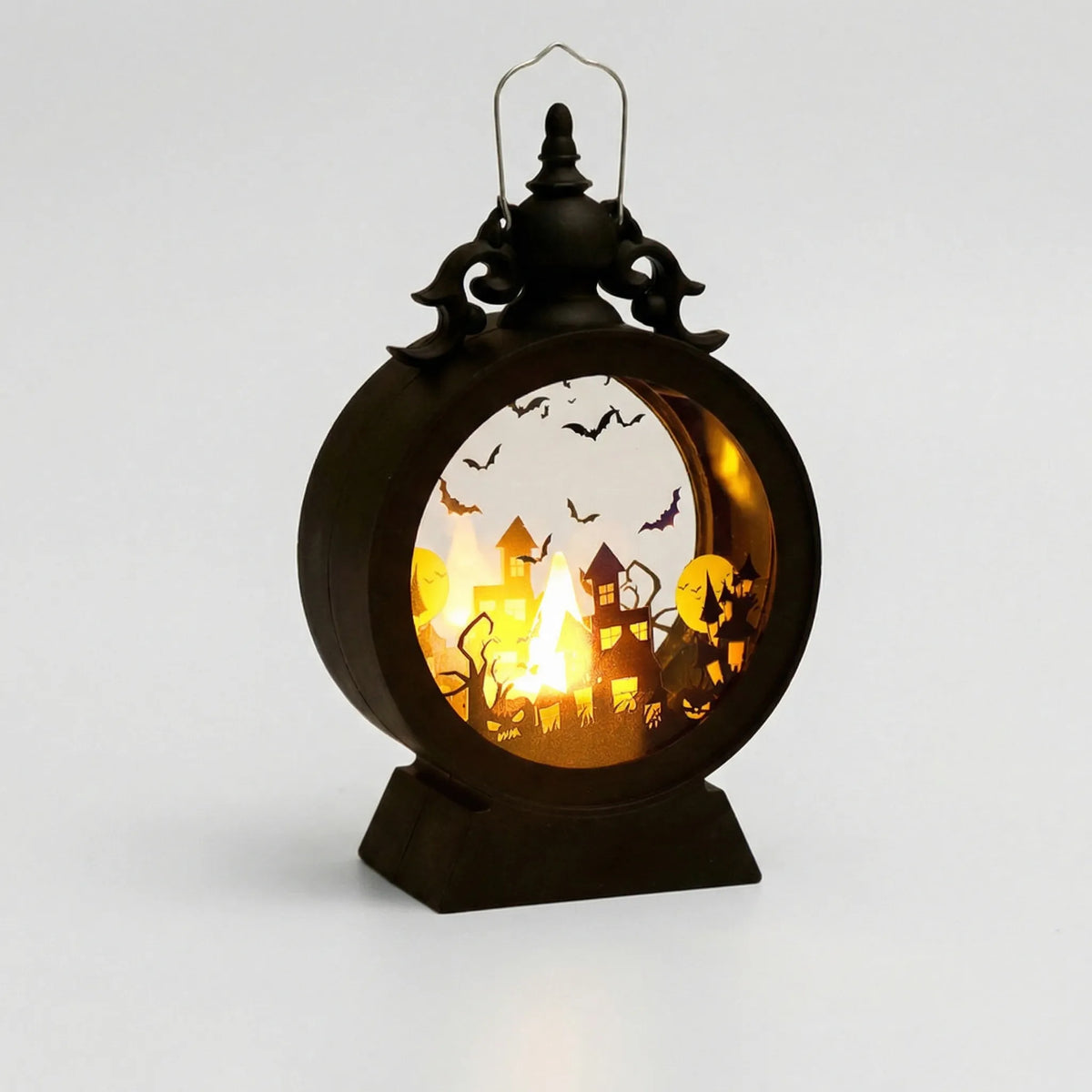 Halloween LED-lantaarn met gotisch raam en silhouet-uitsparingen