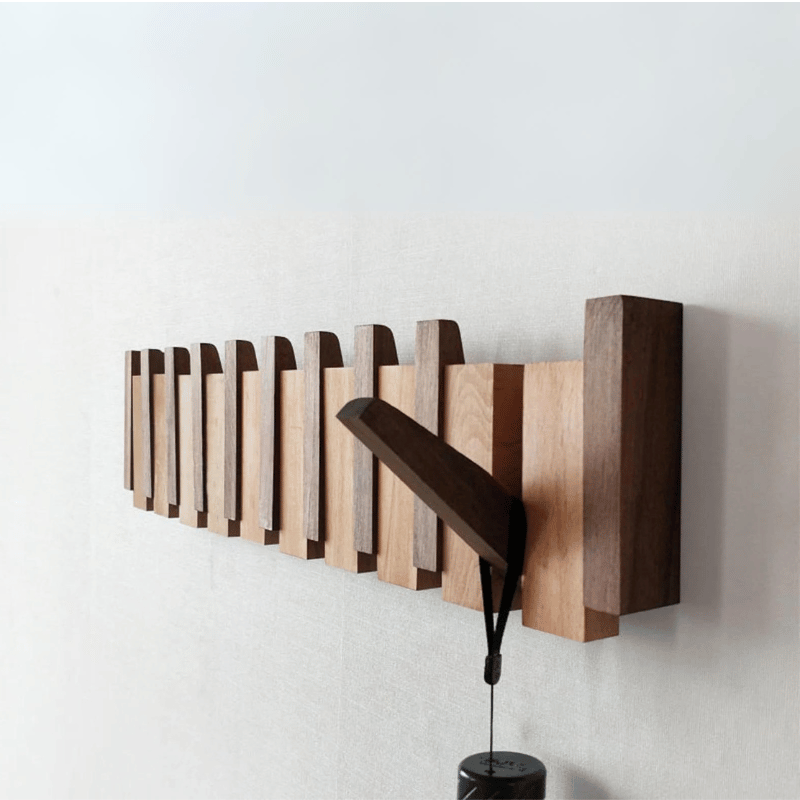 Handgefertigte Garderobe aus Holz