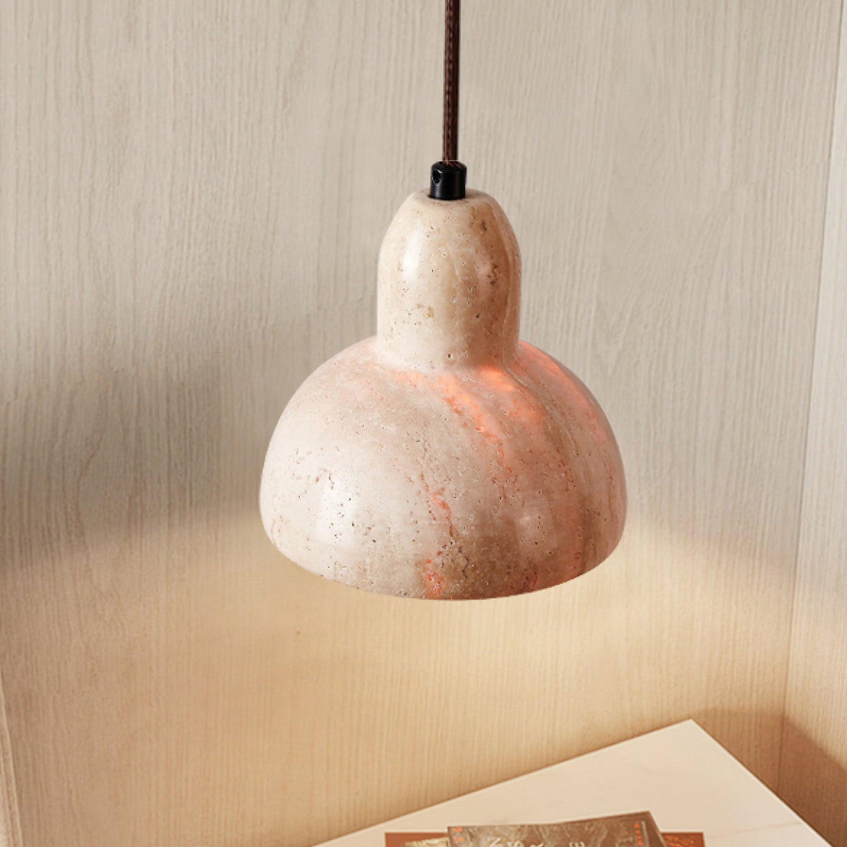 Lámpara colgante de piedra E26 40W, luz cenital de textura natural para isla, barra de cocina o rincón de desayuno, luz descendente enfocada | Thomler