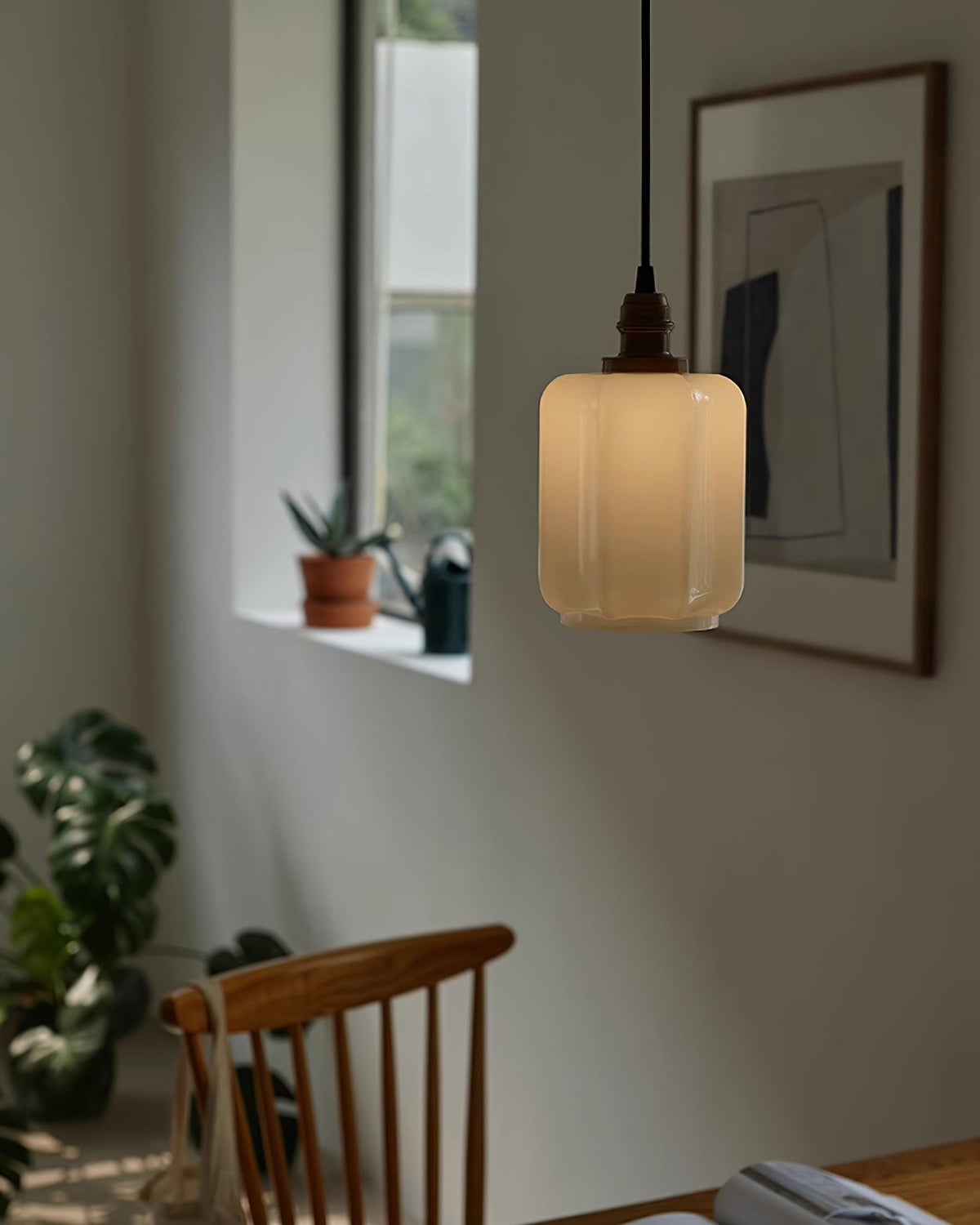 Glazen bol hanglamp met verstelbaar snoer, wit messing plafondarmatuur voor slaapkamer, eetkamer, keukeneiland, messing afwerking 6 inch pendel | Thomler