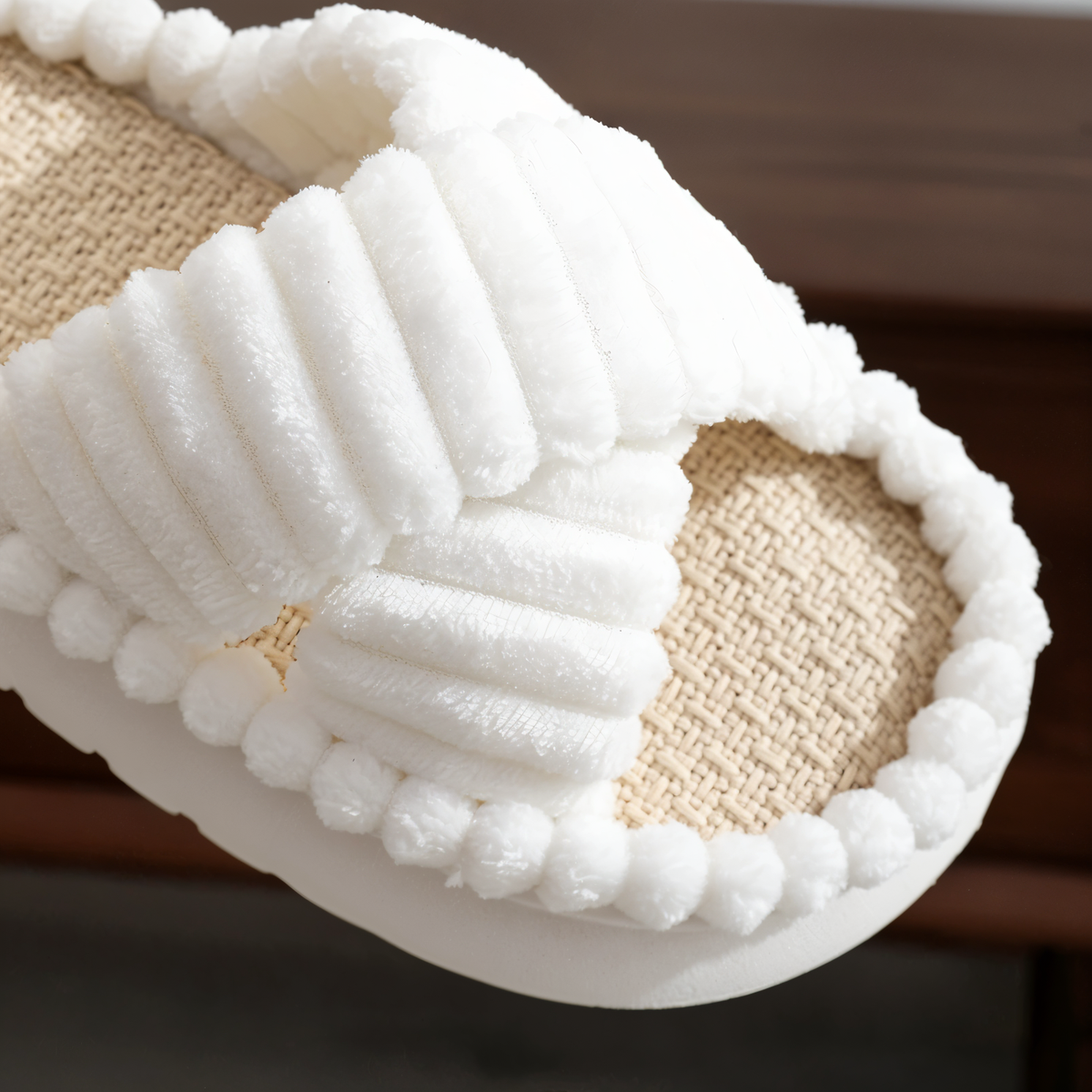 Fleece-Lined Criss-Cross House Slippers for Women & Men – Cozy Indoor Footwear with Cushioned EVA Sole