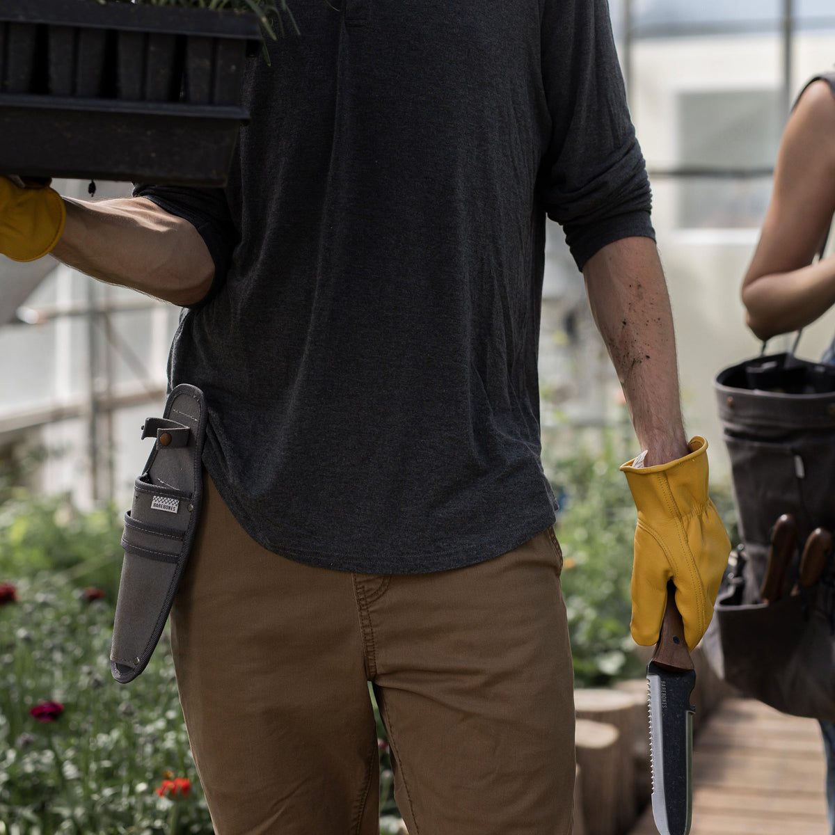 Japans tuingereedschap voor graafwerkzaamheden met gekartelde rand & walnotenhouten handvat voor wieden, planten & verplanten | Thomler