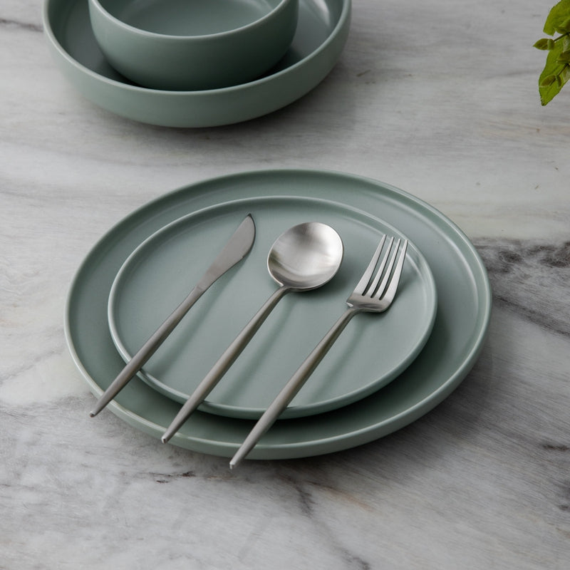 Titanium-Coated Stainless Steel Flatware Set – 18/10 Premium Dinnerware Service for Everyday Dining & Special Occasions | Thomler