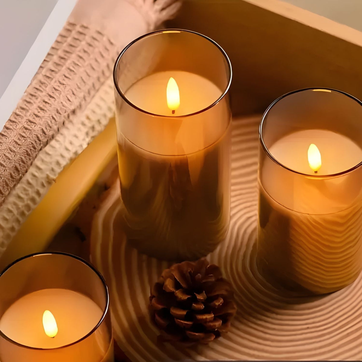 Fernbedienbare, flammenlose LED-Kerzen mit Rauchglas-Gehäuse für Wohn-, Schlaf- und Esszimmer | Thomler