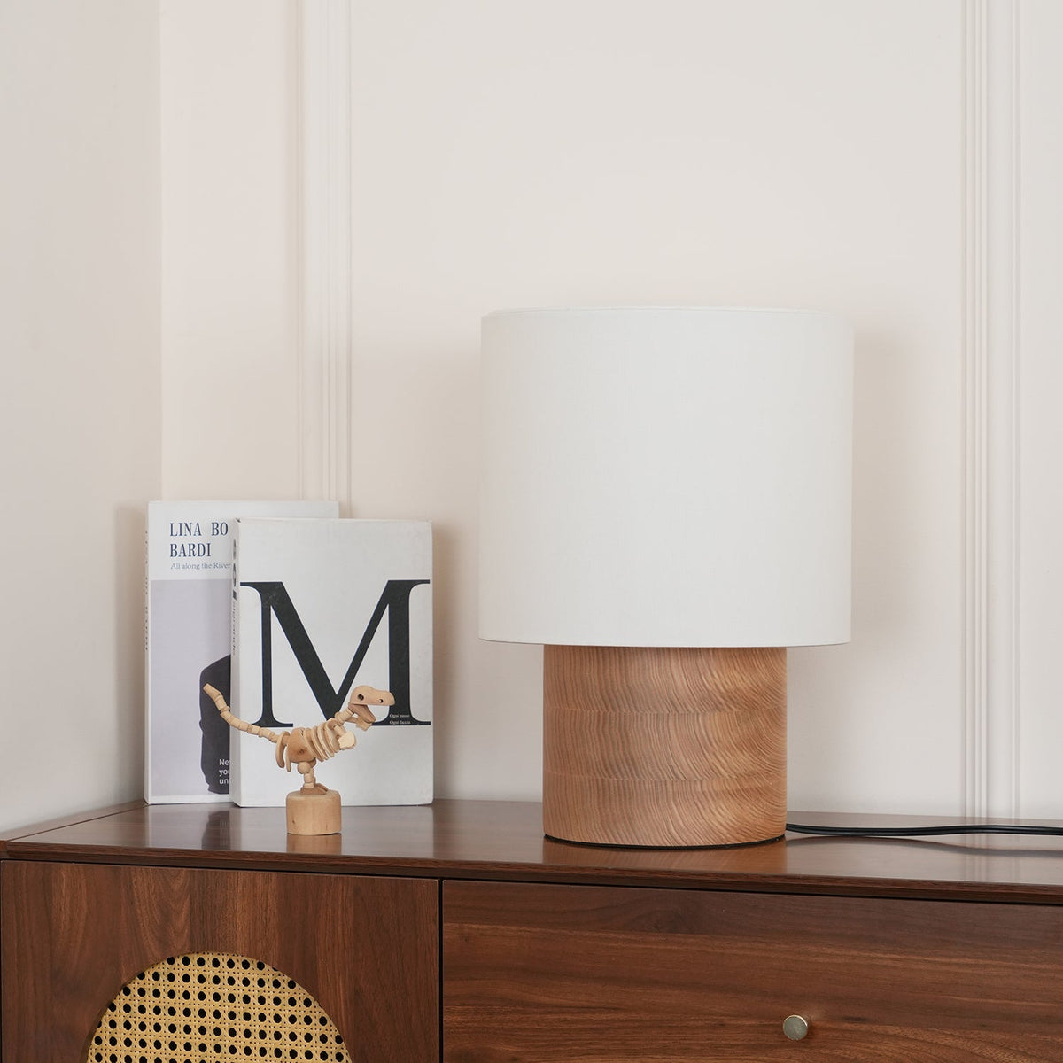 Nachttischlampe aus Holz mit Leinenschirm – 30 cm moderne Akzentleuchte für Schlafzimmer, Wohnzimmer-Beistelltisch, Leseecke – warmes Licht | Thomler