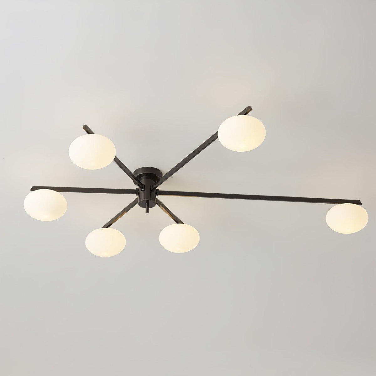 Lámpara de techo semiempotrada ajustable con brazos múltiples y globos esmerilados para comedor, cocina o sala de estar | Estructura en negro o latón, casquillo G9 | Thomler