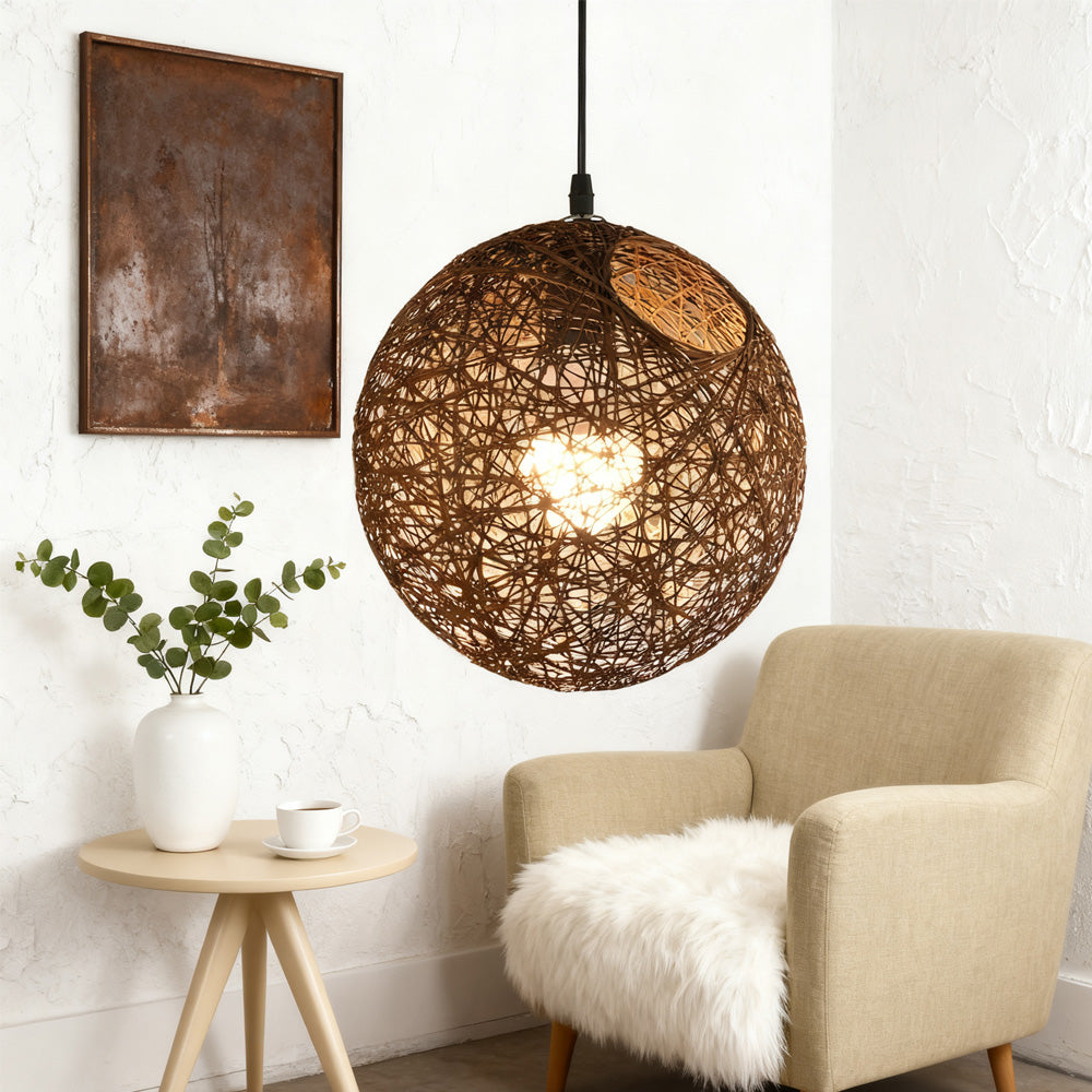 Geweven Bolvormige Plafondlamp voor Eet- en Woonkamers – Handgemaakte Hanglamp van Natuurlijke Vezels met Warme, Gefilterde Gloed