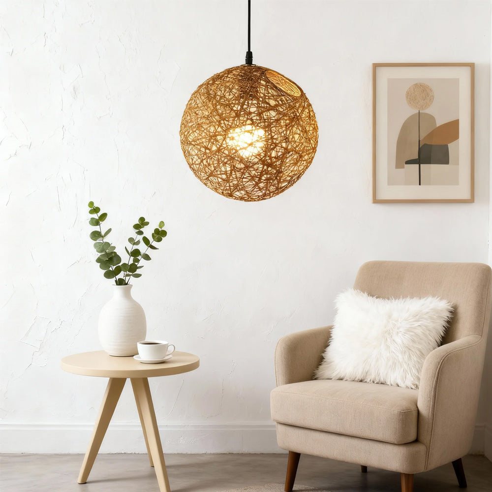 Geweven Bolvormige Plafondlamp voor Eet- en Woonkamers – Handgemaakte Hanglamp van Natuurlijke Vezels met Warme, Gefilterde Gloed