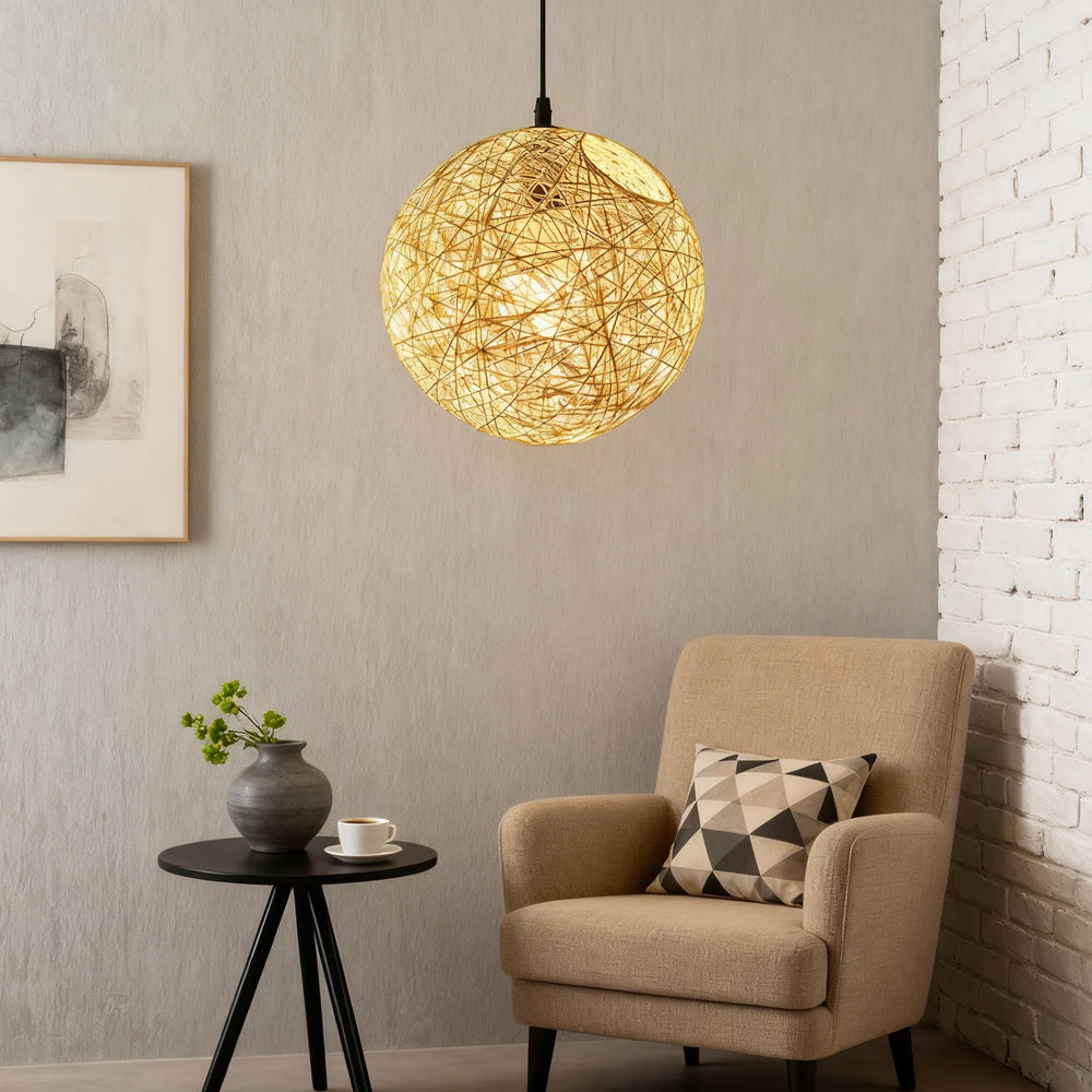 Geweven Bolvormige Plafondlamp voor Eet- en Woonkamers – Handgemaakte Hanglamp van Natuurlijke Vezels met Warme, Gefilterde Gloed
