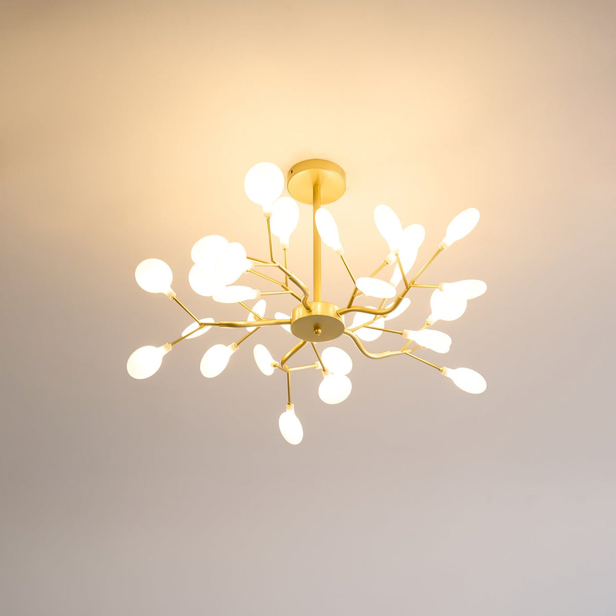 Lámpara de araña de ramas acrílicas con luces LED ajustables para comedor y entrada - de 30 a 63 ramas de luz - Regulable, acabado en metal dorado o negro