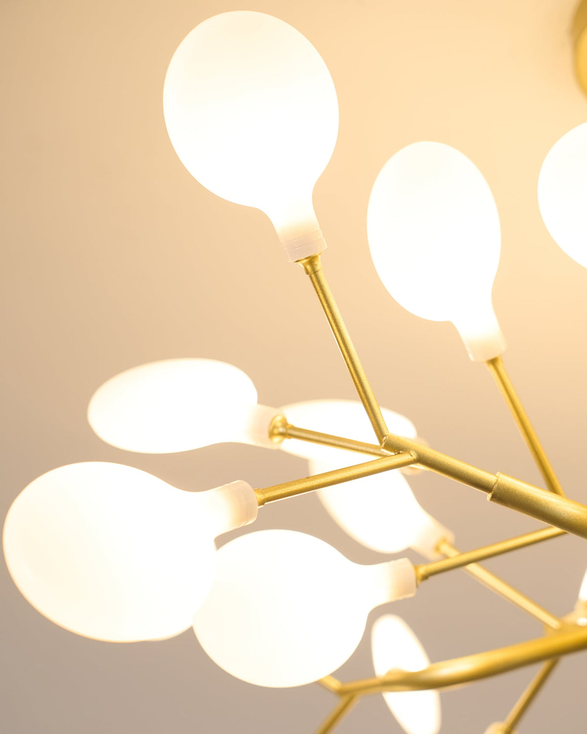 Lámpara de araña de ramas acrílicas con luces LED ajustables para comedor y entrada - de 30 a 63 ramas de luz - Regulable, acabado en metal dorado o negro