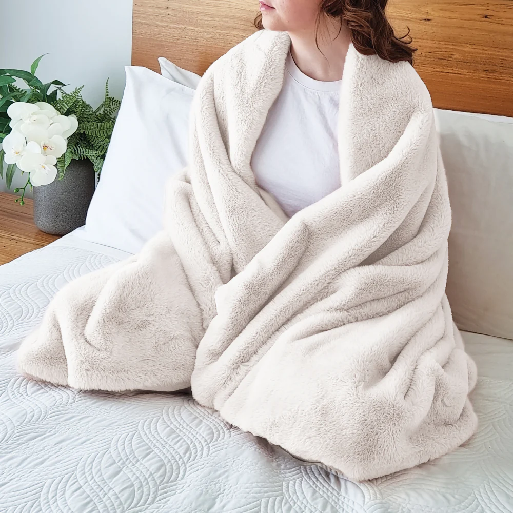 Ivory Faux Fur Throw Blanket – Plush Double-Sided Micro Mink & Shaggy Faux Fur for Couch, Bed & Living Room