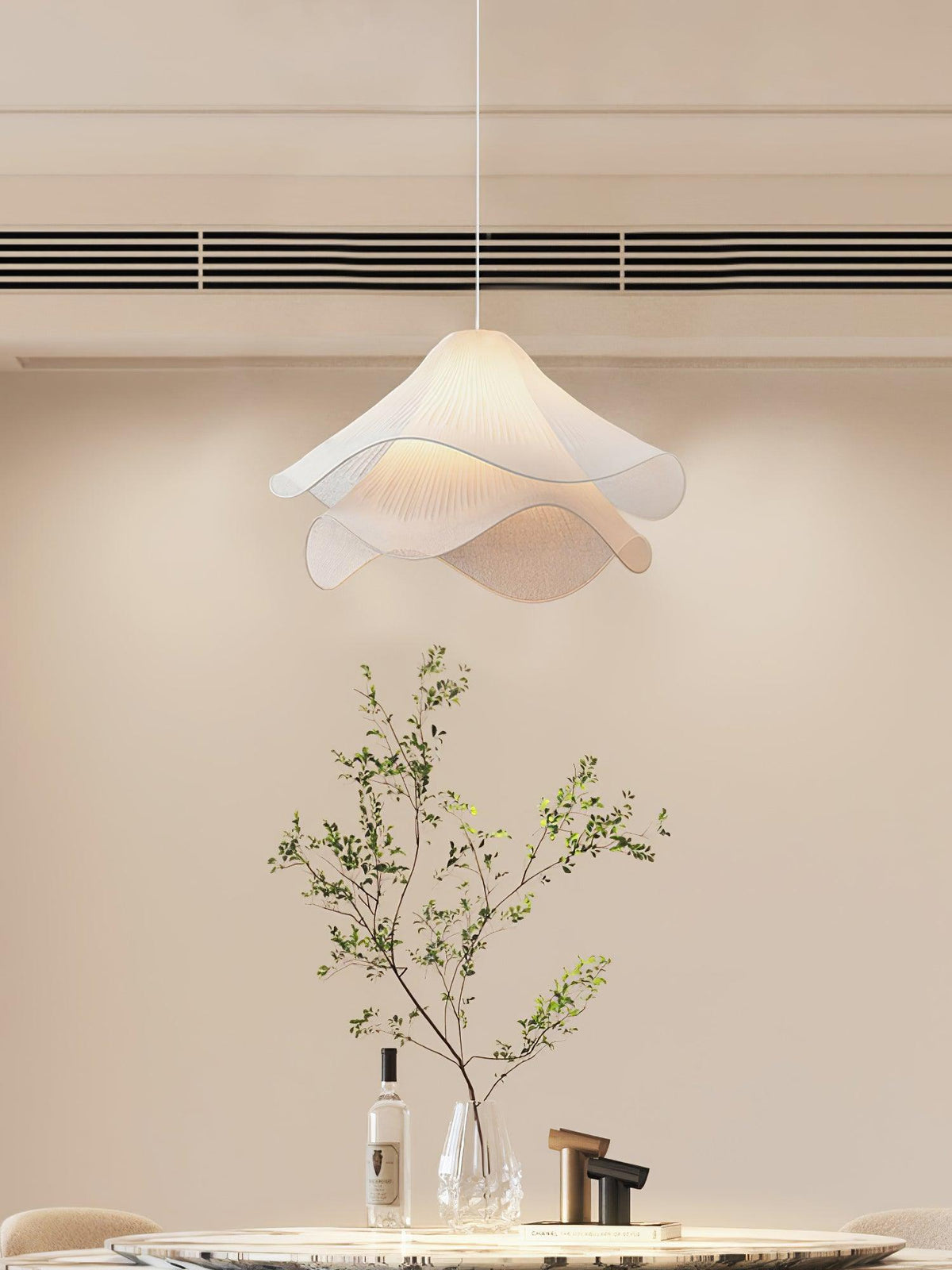 Lámpara colgante de pétalos de flores en capas, blanca y dorada, 24 pulgadas de diámetro, altura ajustable para comedor, cocina, dormitorio, sobre la mesa o isla | Thomler