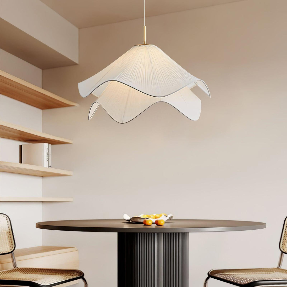 Lámpara colgante de pétalos de flores en capas, blanca y dorada, 24 pulgadas de diámetro, altura ajustable para comedor, cocina, dormitorio, sobre la mesa o isla | Thomler
