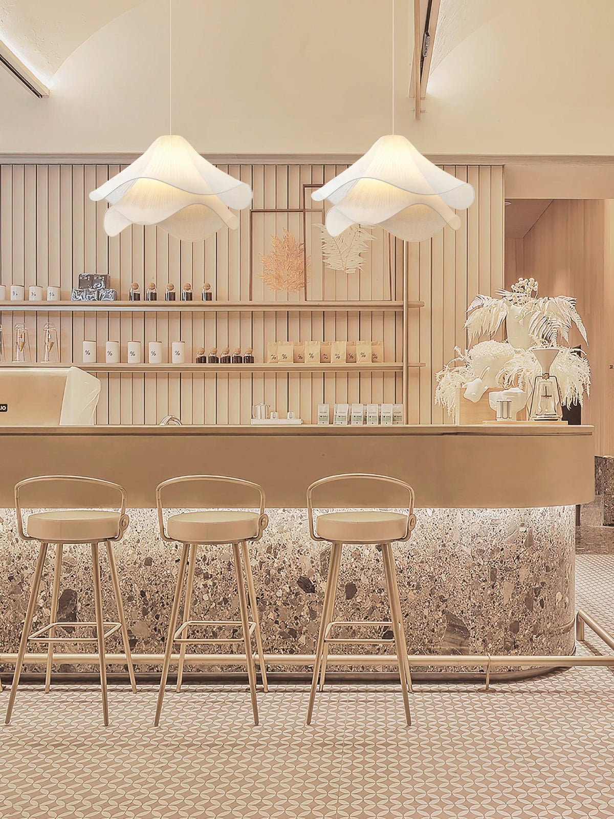 Lámpara colgante de pétalos de flores en capas, blanca y dorada, 24 pulgadas de diámetro, altura ajustable para comedor, cocina, dormitorio, sobre la mesa o isla | Thomler