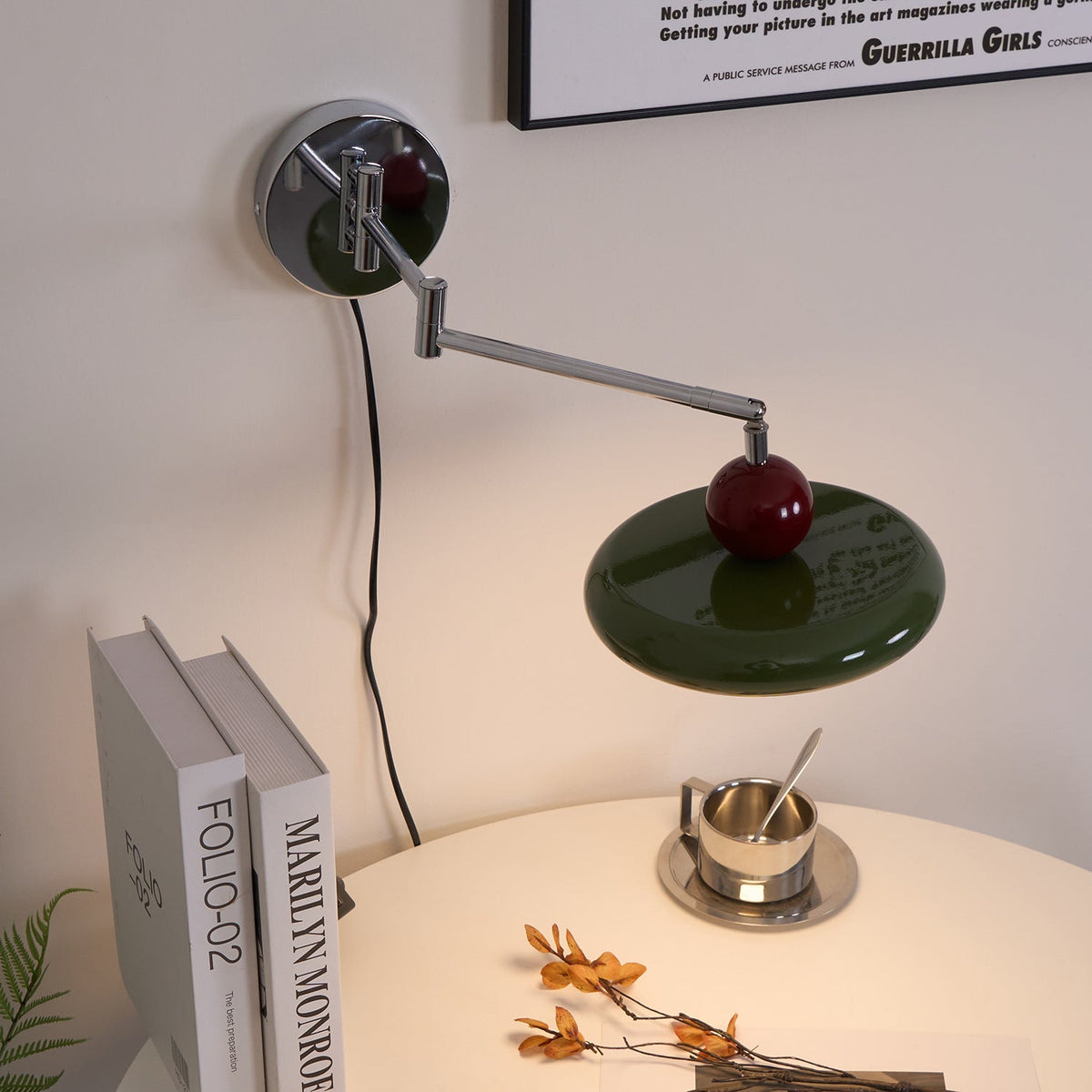Aplique compacto enchufable con temperatura LED ajustable y detalles cromados para dormitorio, sala de estar, pasillo y rincón de lectura | Iluminación interior moderna | Thomler