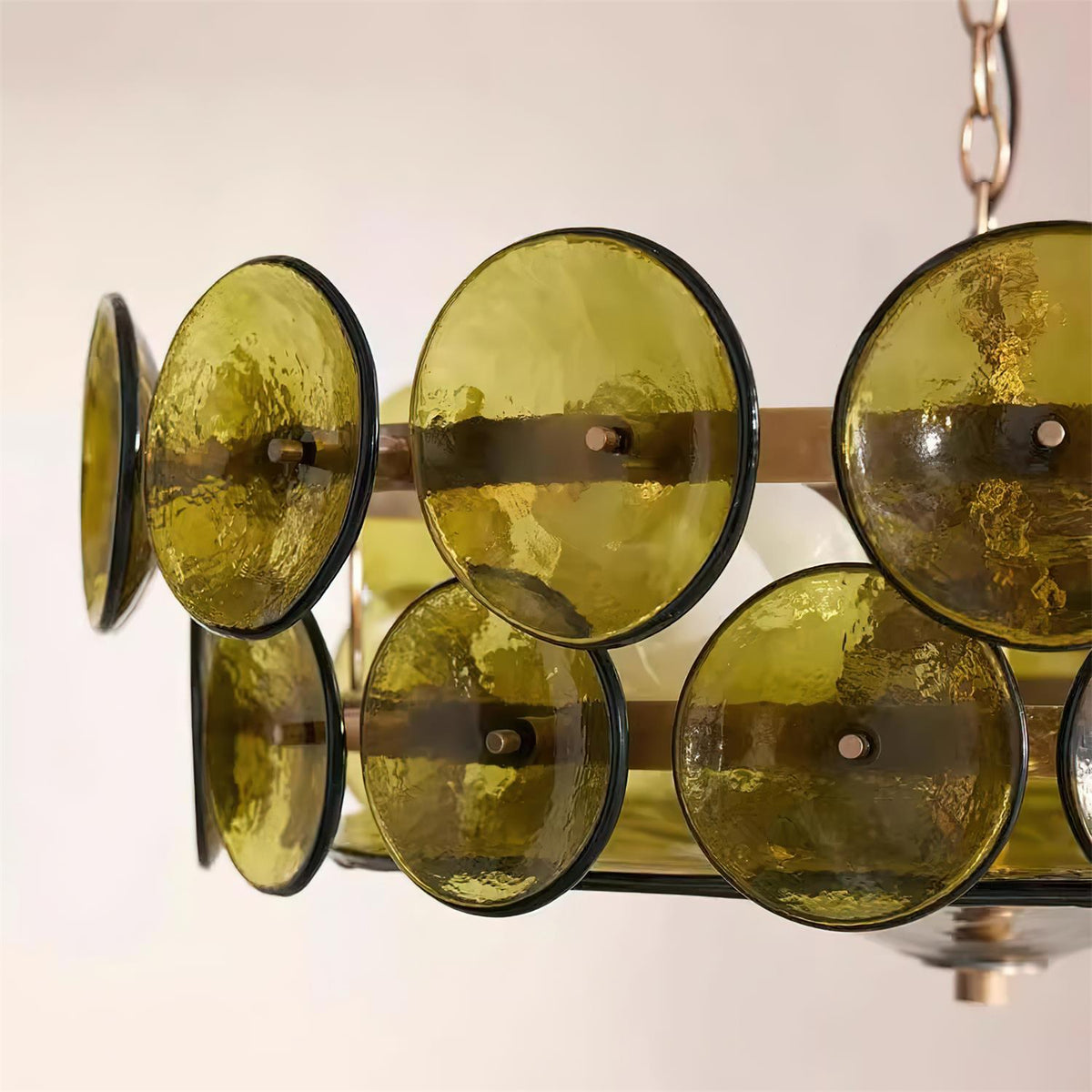 Kronleuchter aus geschichteten Glasscheiben mit verstellbarer Höhe – Warmes Metallic-Finish für Esszimmer, Wohnbereiche & Eingangsbereiche | Thomler